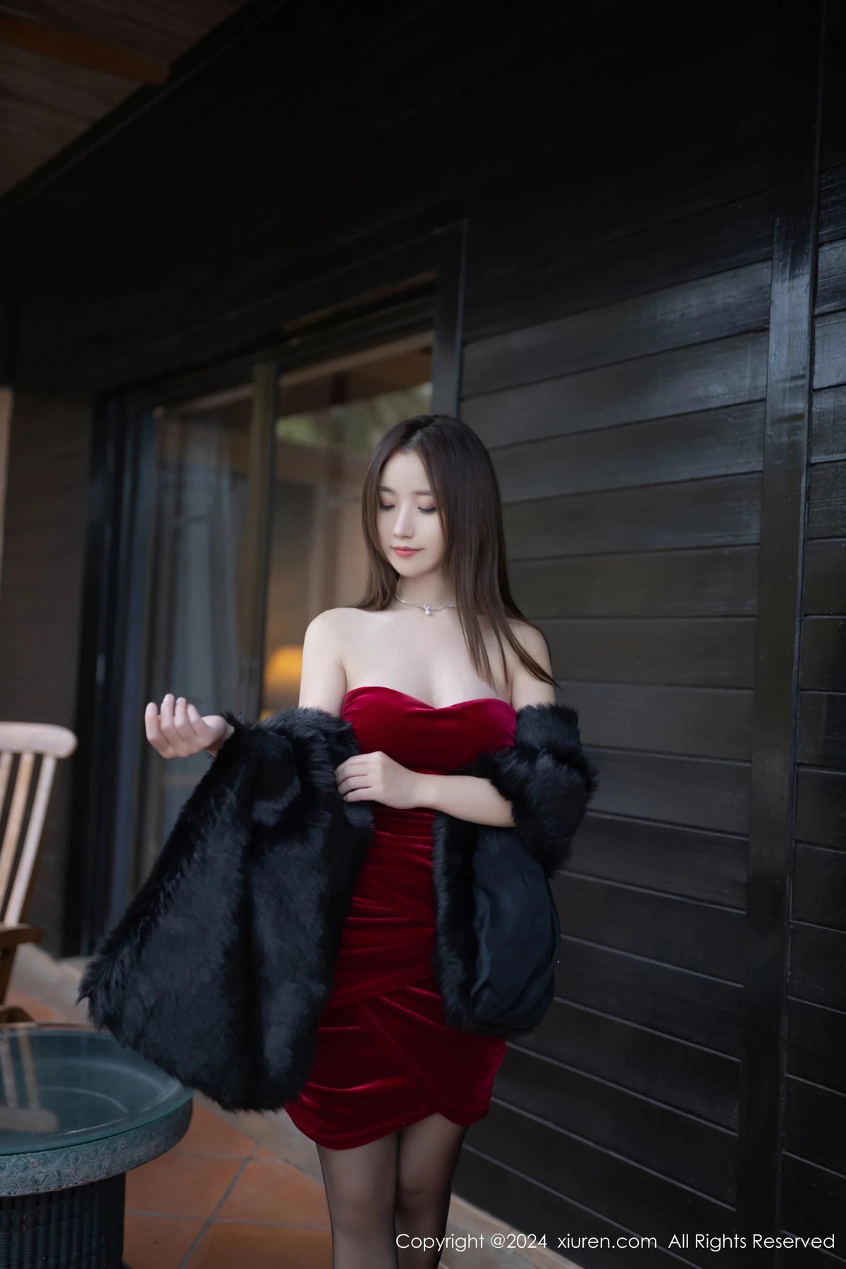 [[XiuRen秀人网]秀人网]No.8077_模特杏子Yada性感红色连衣短裙露黑色内衣秀曼妙身姿诱惑写真82P
