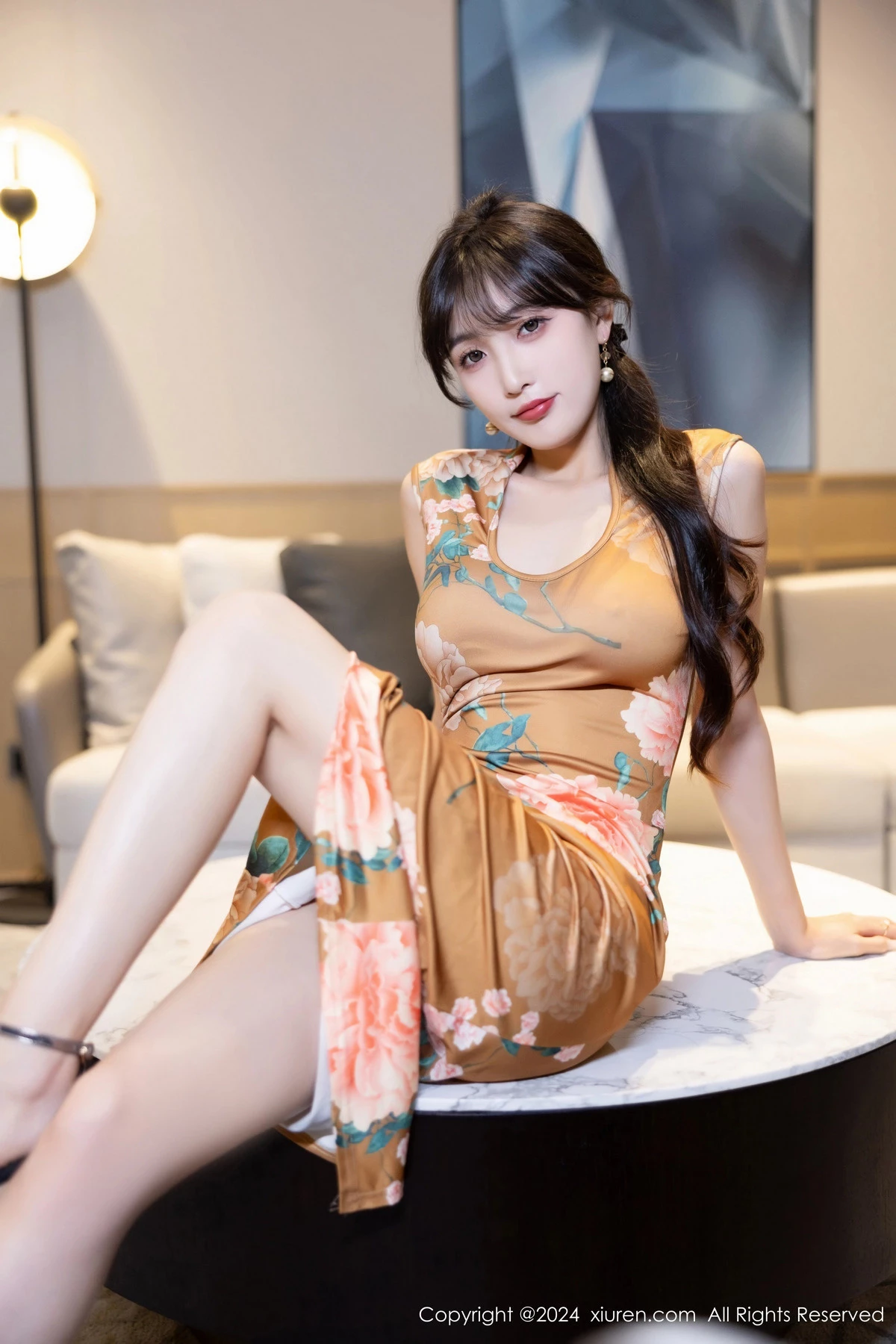 [[XiuRen秀人网]秀人网]No.8084_模特林星阑性感土黄色带图案旗袍服饰半脱秀曼妙身姿诱惑写真83P