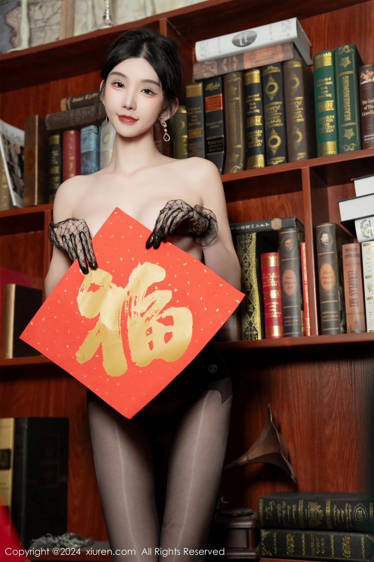 [[XiuRen秀人网]秀人网]No.8097_女神周于希Sally荷官角色扮演红色露肩服饰配无内黑丝诱惑写真106P