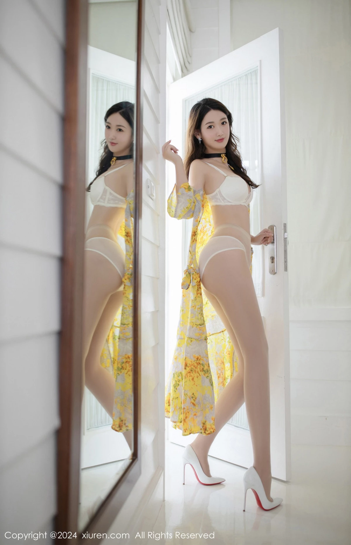 [[XiuRen秀人网]秀人网]No.8001_模特唐安琪性感黄色长裙露白色蕾丝内衣配原色丝袜迷人诱惑写真80P