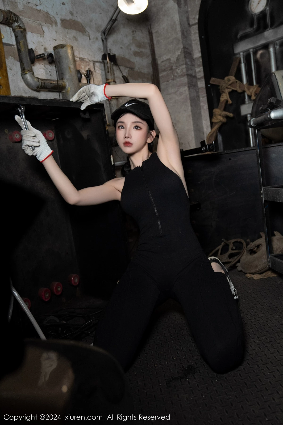 [[XiuRen秀人网]秀人网]No.8027_女神周于希Sally剧情主题脱性感黑色连体服饰秀惹火身材诱惑写真99P
