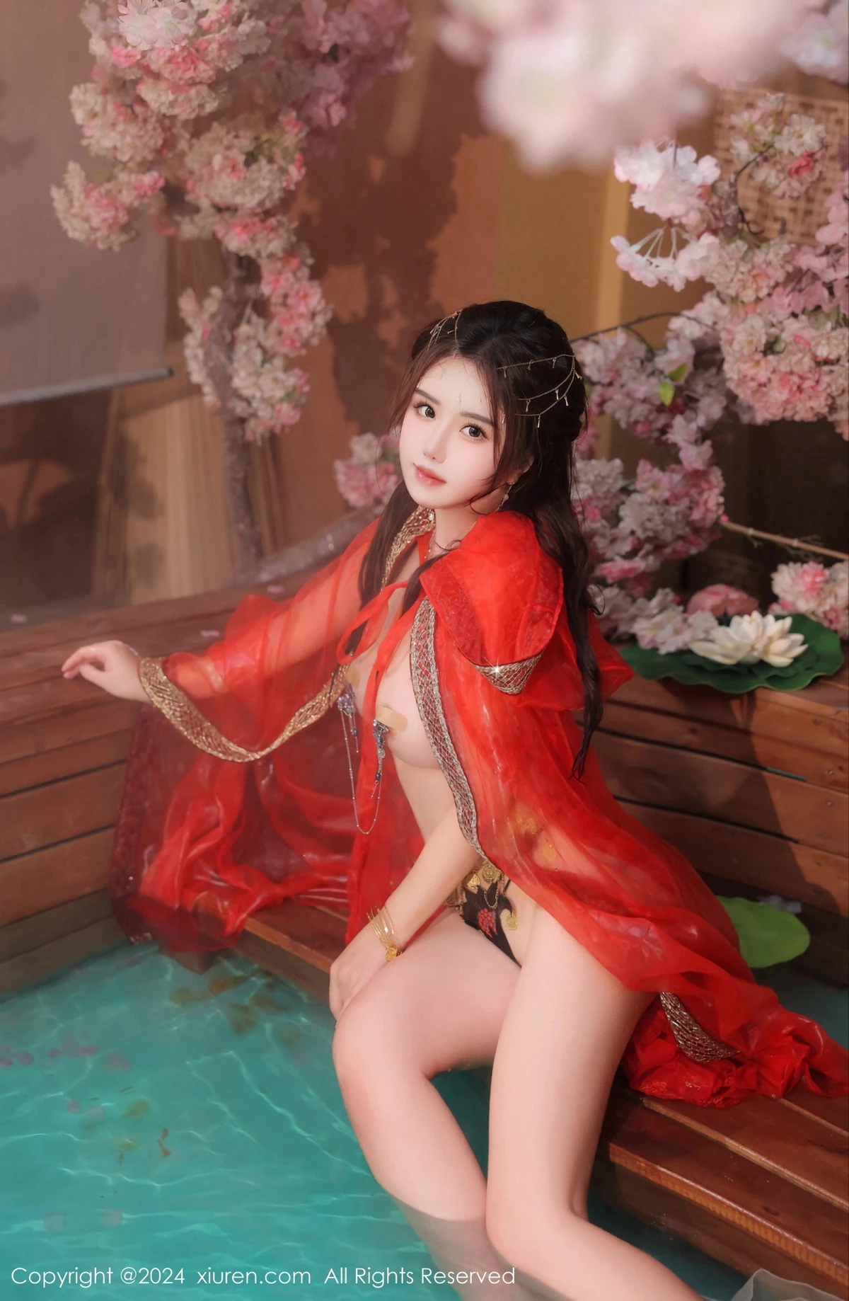 [[XiuRen秀人网]秀人网]No.8146_模特小薯条nienie性感红色古装服饰配白丝袜秀完美身材诱惑写真82P