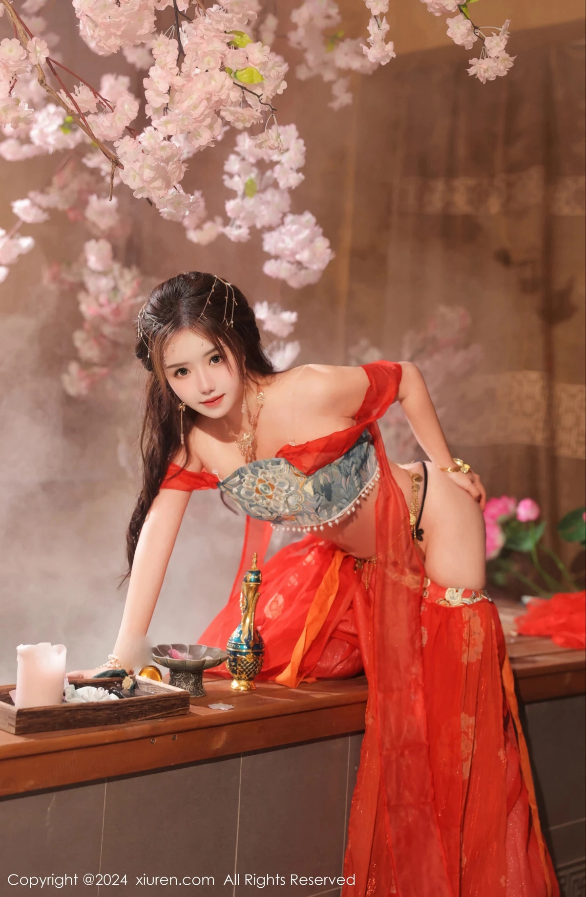 [[XiuRen秀人网]秀人网]No.8146_模特小薯条nienie性感红色古装服饰配白丝袜秀完美身材诱惑写真82P