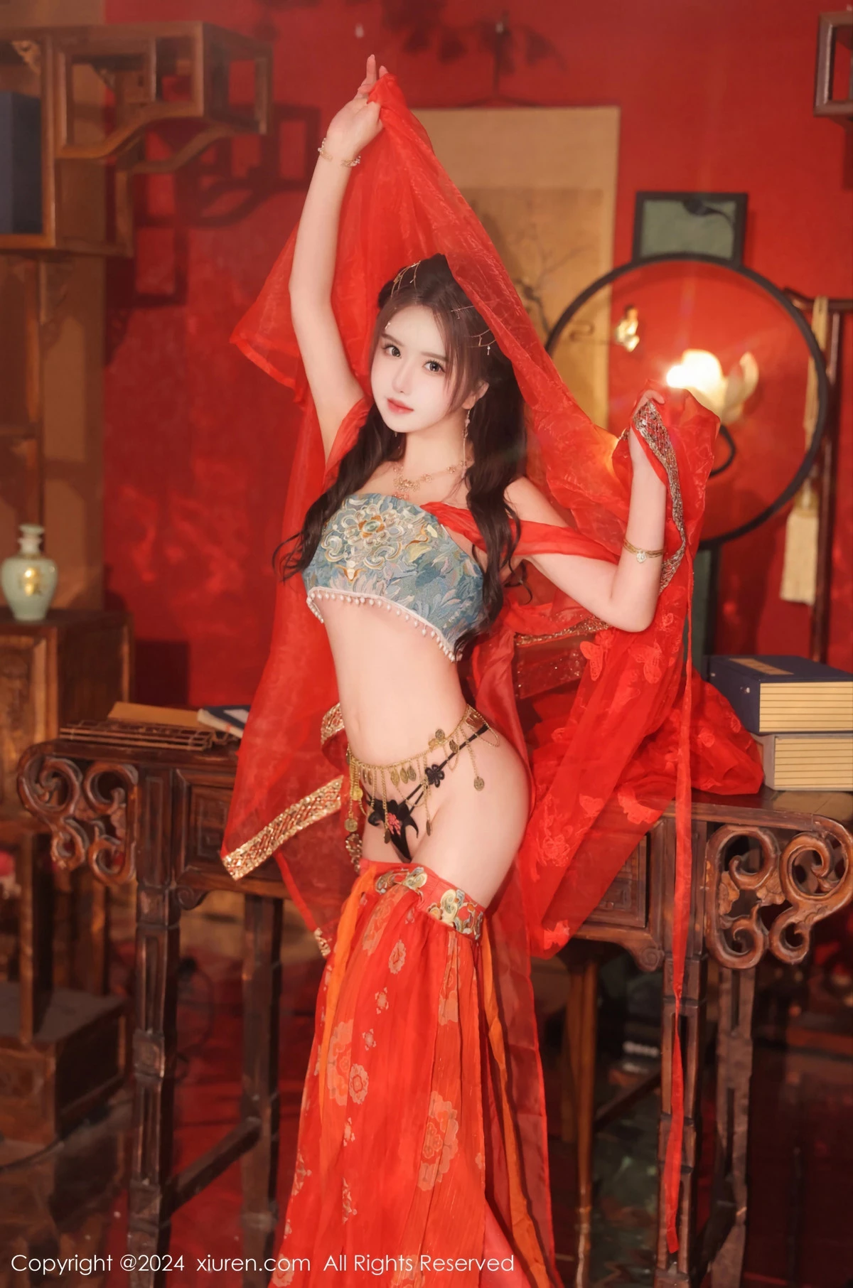 [[XiuRen秀人网]秀人网]No.8146_模特小薯条nienie性感红色古装服饰配白丝袜秀完美身材诱惑写真82P