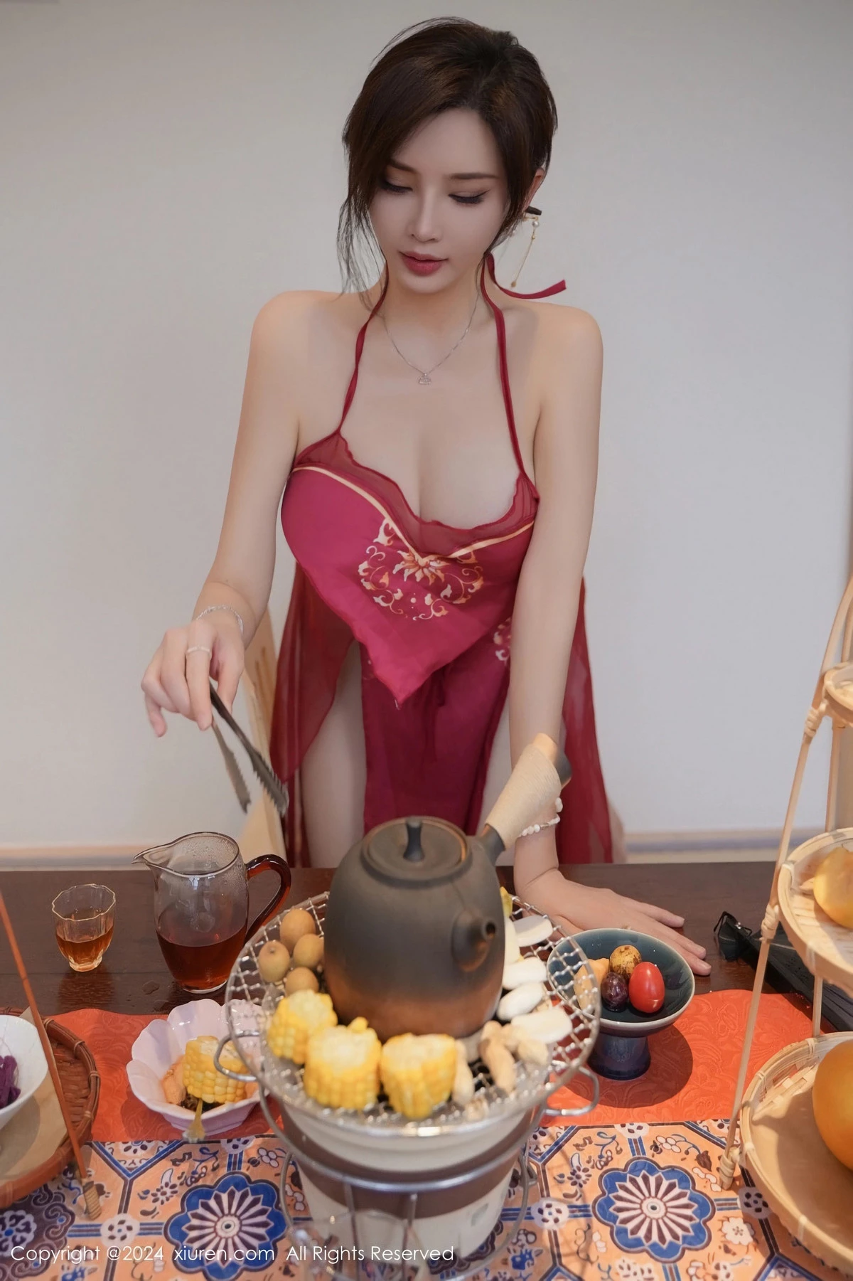 [[XiuRen秀人网]秀人网]No.8144_女神Carol周妍希性感红色布兜配超薄肉丝秀丰满身材迷人诱惑写真80P