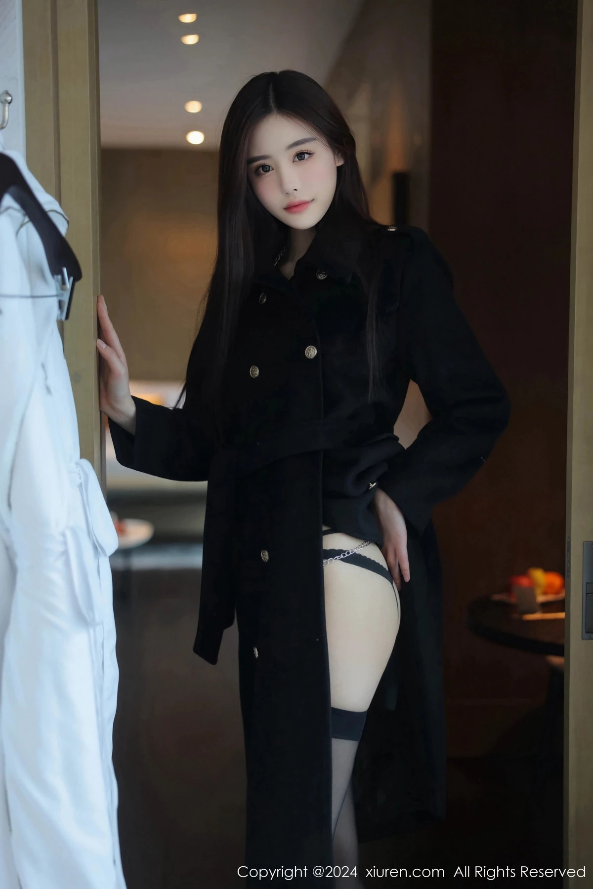 [[XiuRen秀人网]秀人网]No.8152_模特晚苏susu脱黑色外衣露性感链式情趣内衣秀惹火身材诱惑写真76P