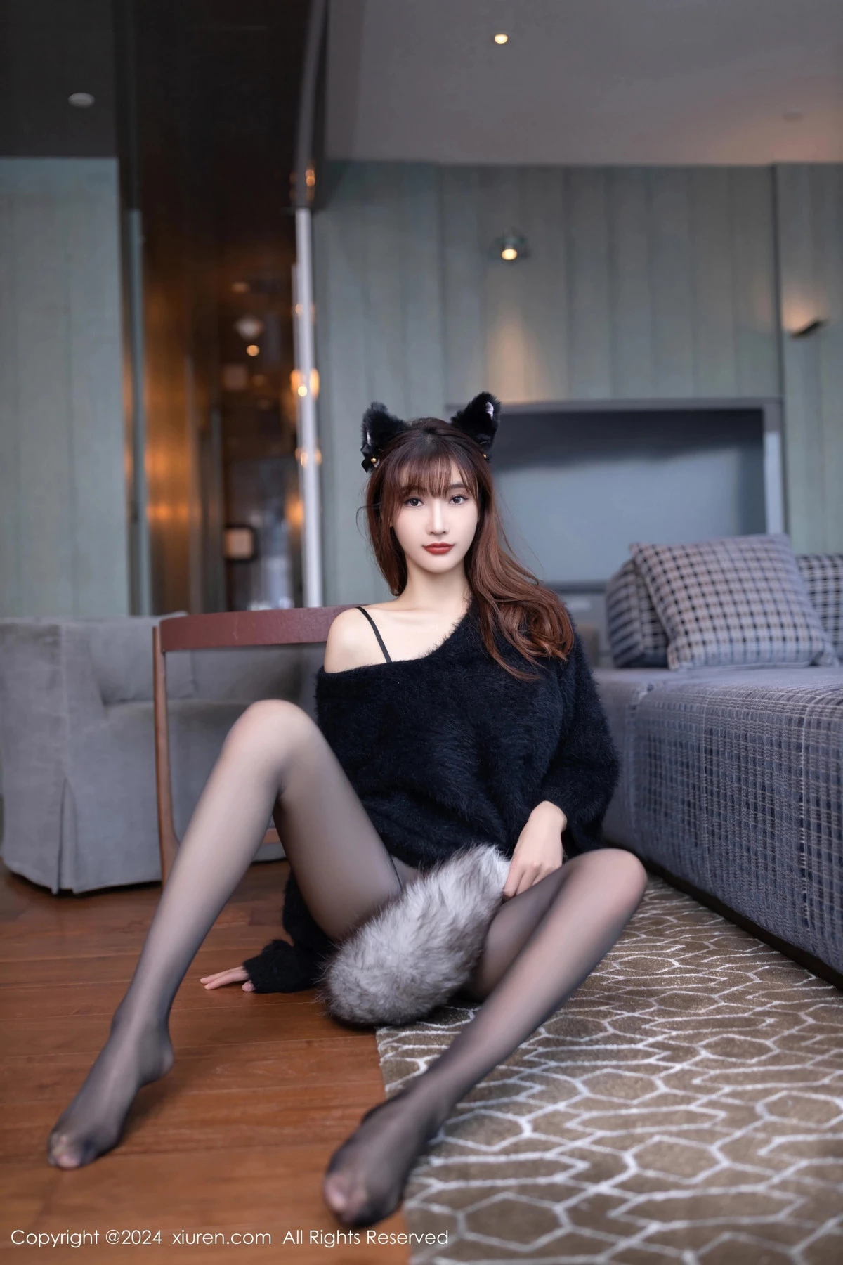 [[XiuRen秀人网]秀人网]No.8159_模特陆萱萱狐狸装扮性感黑色内衣配开档黑丝秀柔美身姿诱惑写真80P