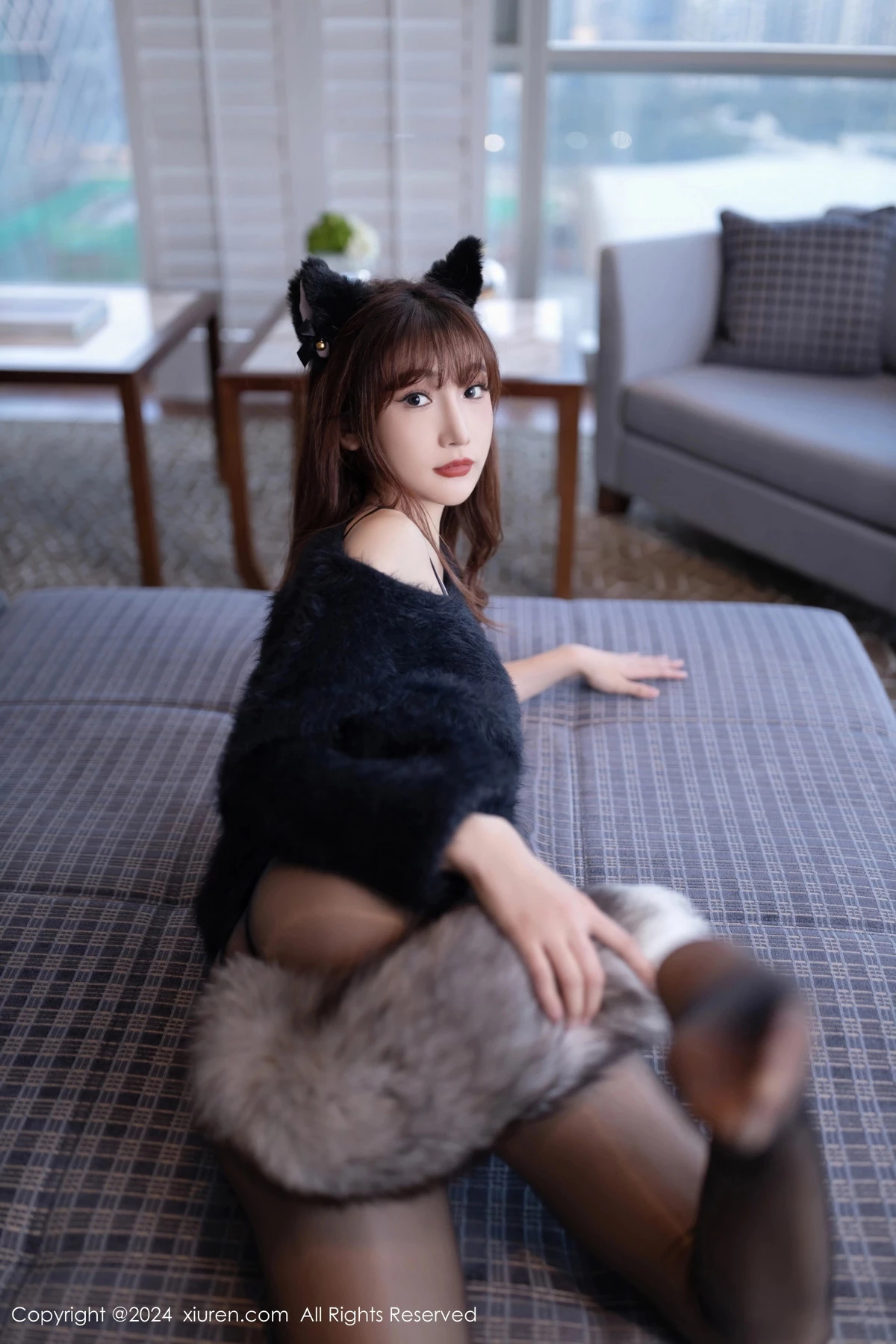[[XiuRen秀人网]秀人网]No.8159_模特陆萱萱狐狸装扮性感黑色内衣配开档黑丝秀柔美身姿诱惑写真80P