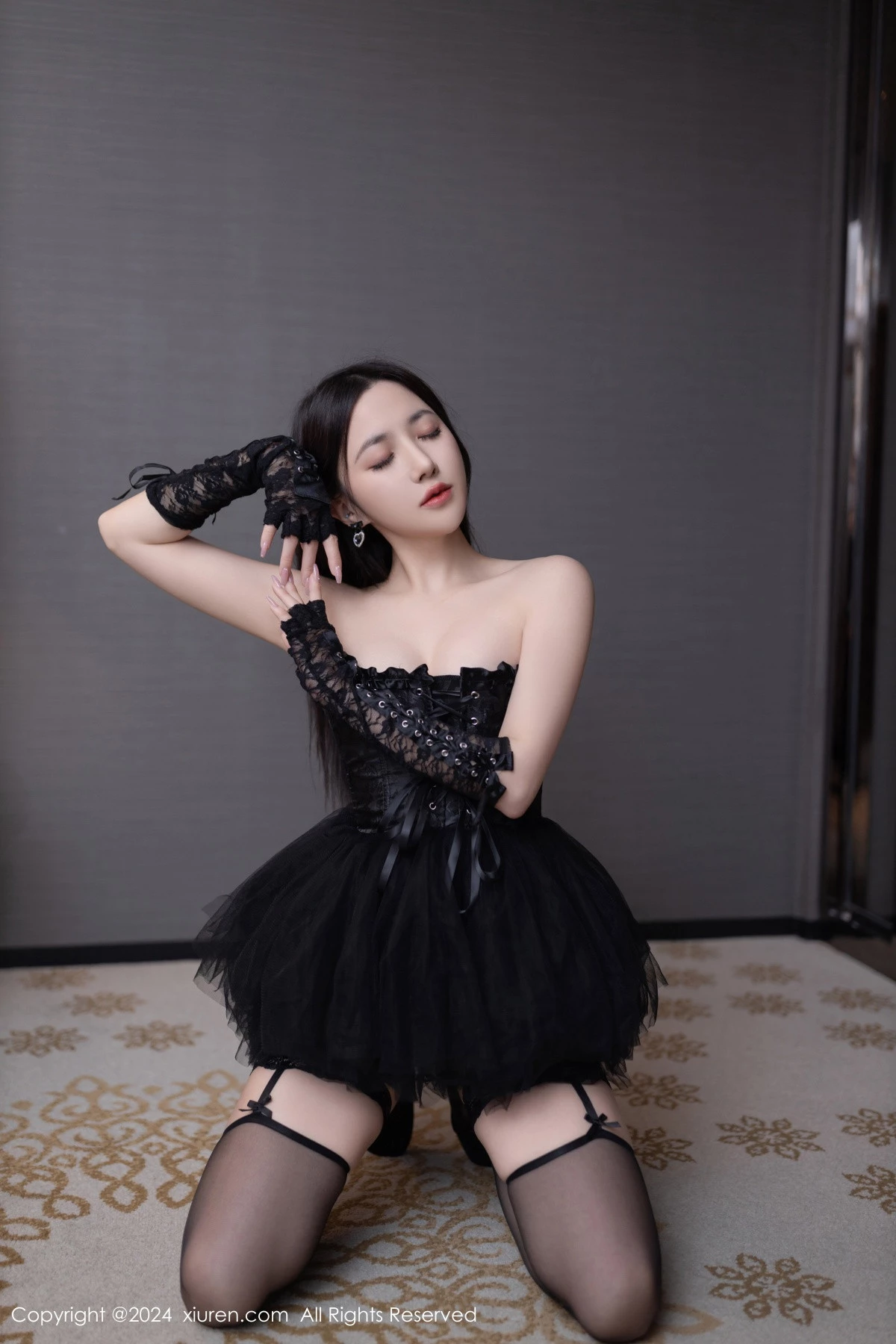 [[XiuRen秀人网]秀人网]No.8166_模特鱼子酱Fish性感黑色轻透长裙露黑色内衣配黑丝吊袜魅惑写真79P