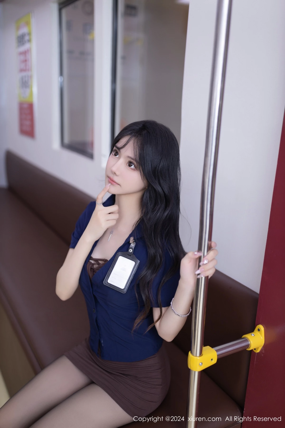 [[XiuRen秀人网]秀人网]No.8167_模特幼幼蓝色上衣配咖啡色短裙露黑色内衣超薄黑丝极致魅惑写真81P