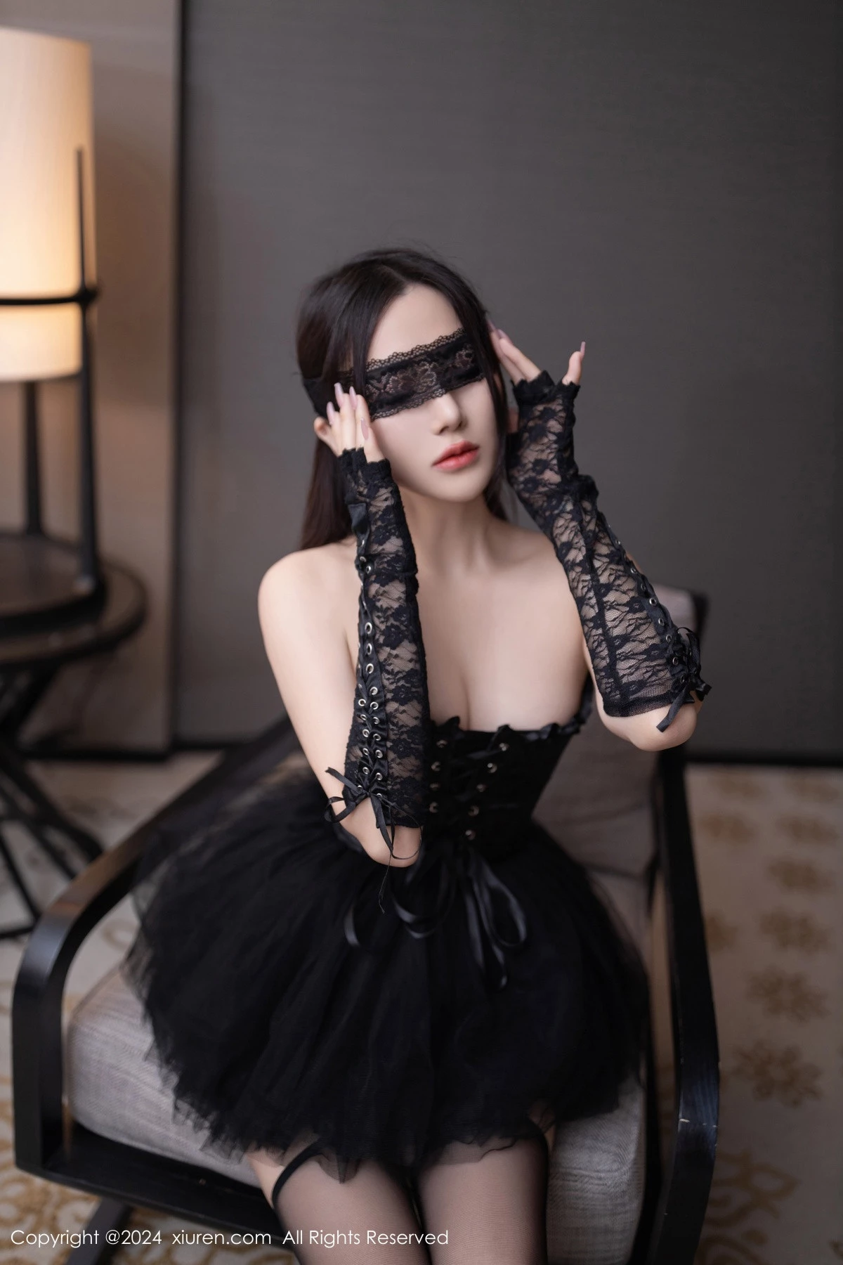 [[XiuRen秀人网]秀人网]No.8166_模特鱼子酱Fish性感黑色轻透长裙露黑色内衣配黑丝吊袜魅惑写真79P
