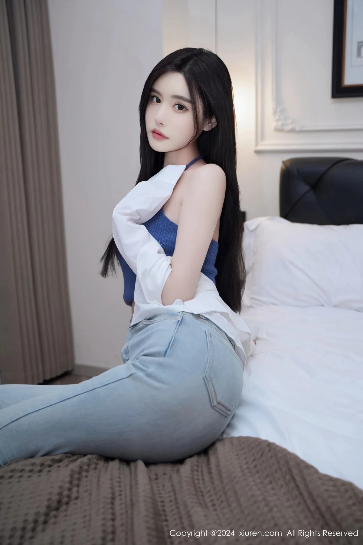 [[XiuRen秀人网]秀人网]No.8186_模特晚苏susu性感白衬衣配牛仔裤露蓝色内衣秀完美身材诱惑写真67P