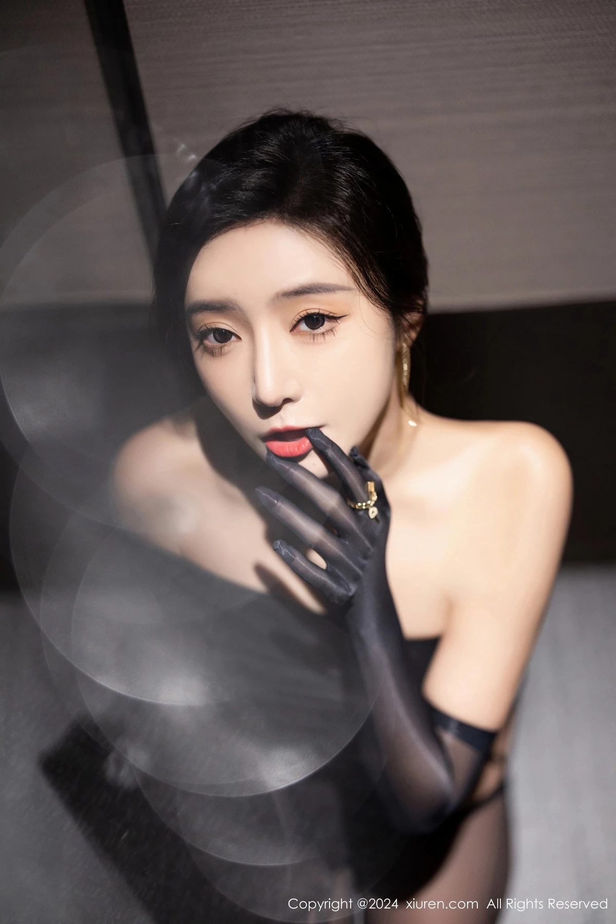[[XiuRen秀人网]秀人网]No.8194_女神王馨瑶yanni黑色连衣长裙+黑色轻透情趣服饰惹火诱惑写真82P