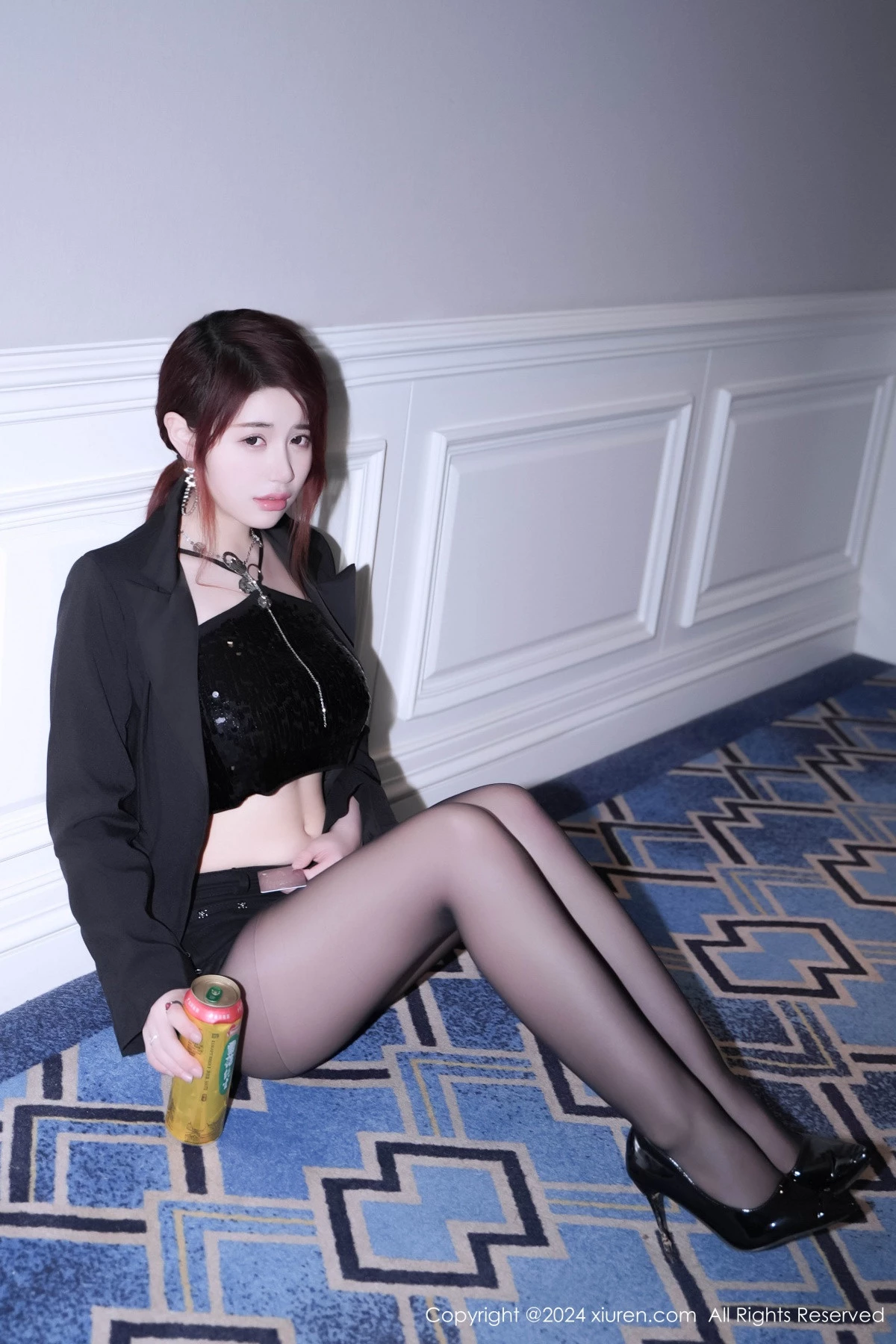 [[XiuRen秀人网]秀人网]No.8199_模特美七Mia性感黑色内衣服饰配超薄黑丝秀丰腴身材惹火诱惑写真69P