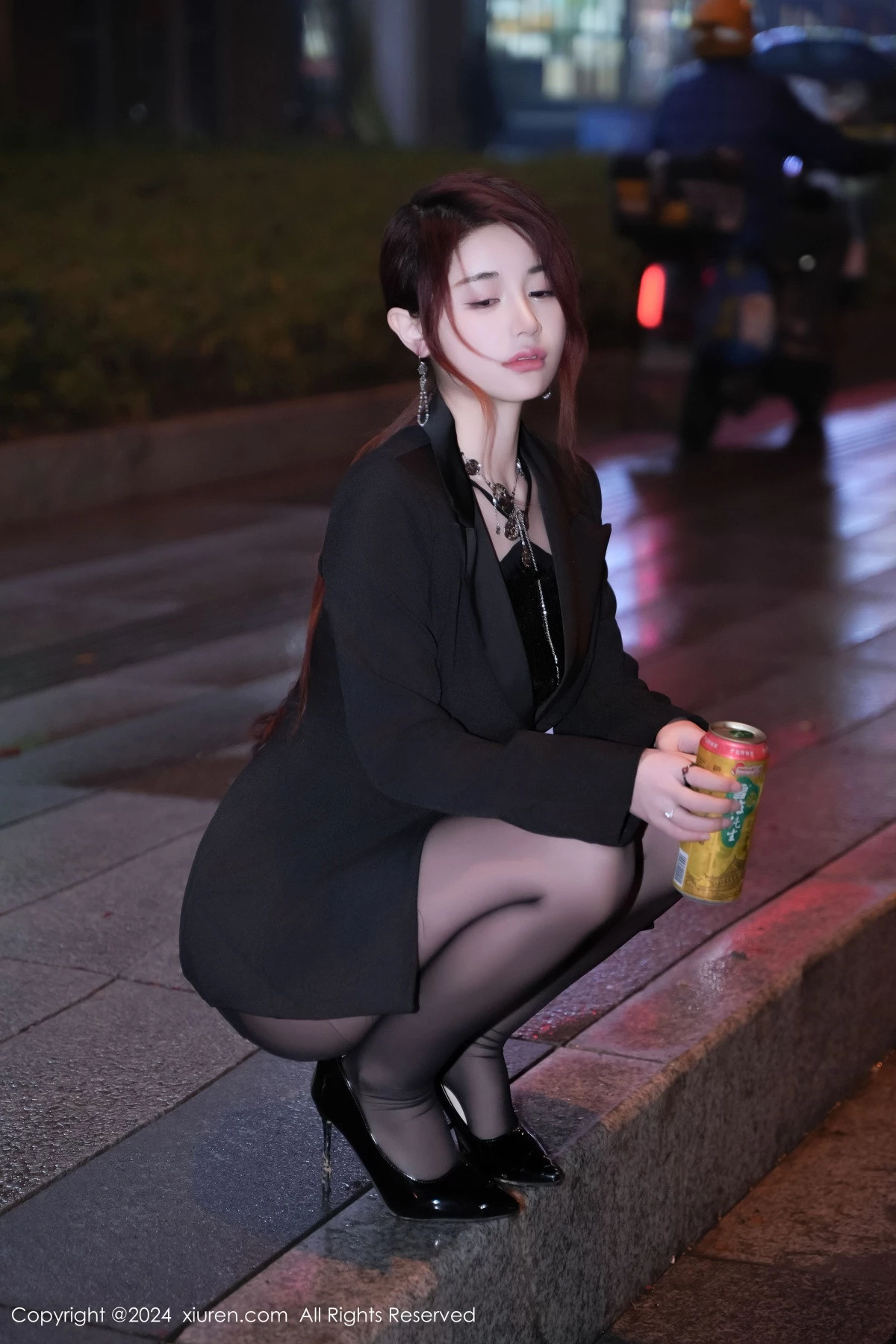 [[XiuRen秀人网]秀人网]No.8199_模特美七Mia性感黑色内衣服饰配超薄黑丝秀丰腴身材惹火诱惑写真69P