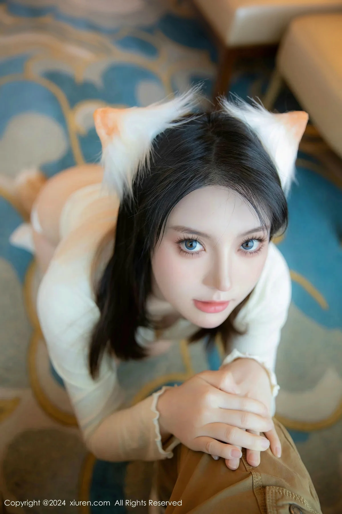 [[XiuRen秀人网]秀人网]No.8243_模特豆瓣酱澳门旅拍性感狐狸装扮淡黄色服饰秀惹火身材诱惑写真88P