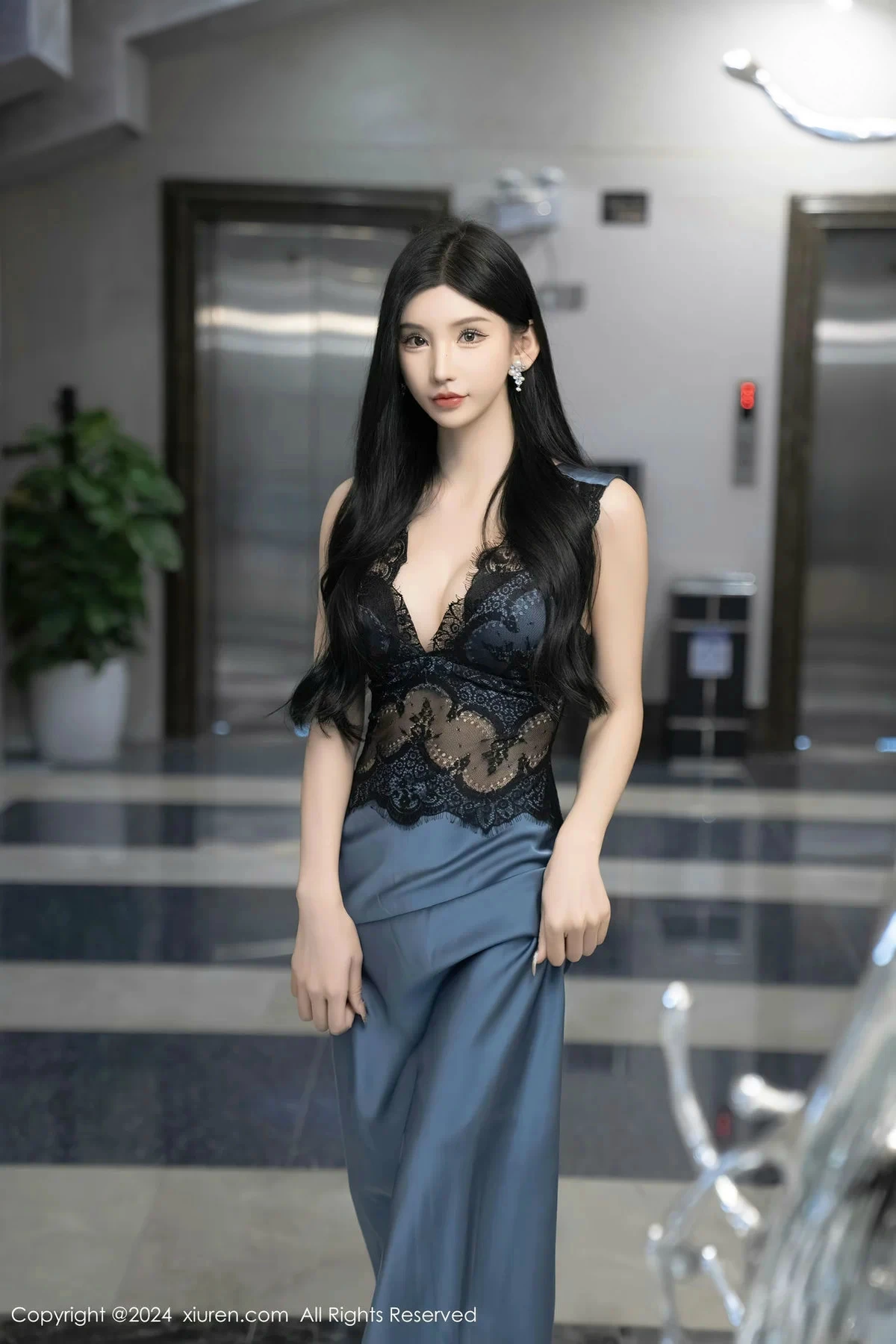 [[XiuRen秀人网]秀人网]No.8242_女神周于希Sally性感蕾丝长裙+黑色薄纱连体衣秀完美身材诱惑写真115P