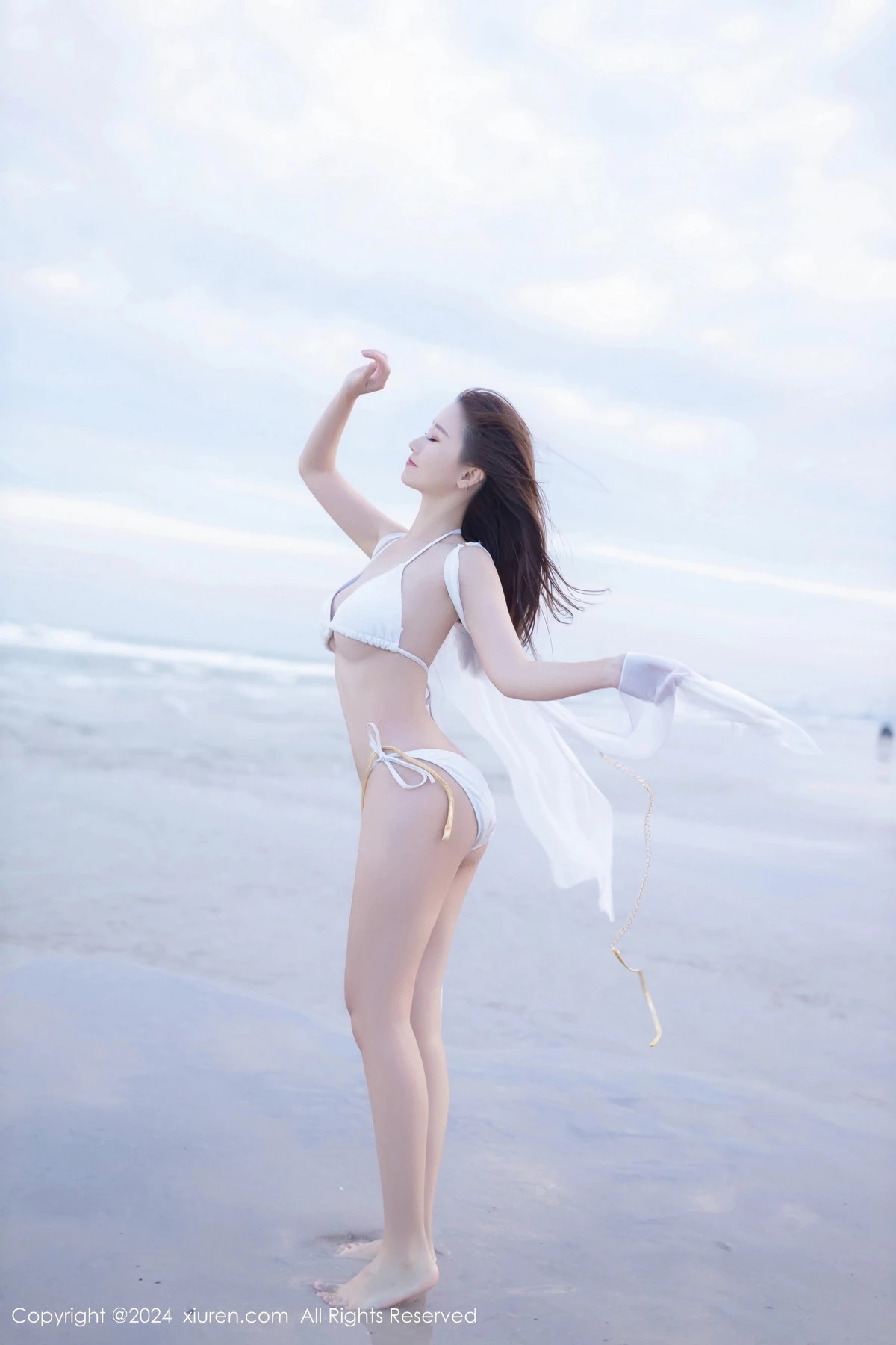 [[XiuRen秀人网]秀人网]No.8123_模特杏子Yada户外性感白色比基尼服饰秀完美身材迷人诱惑写真81P