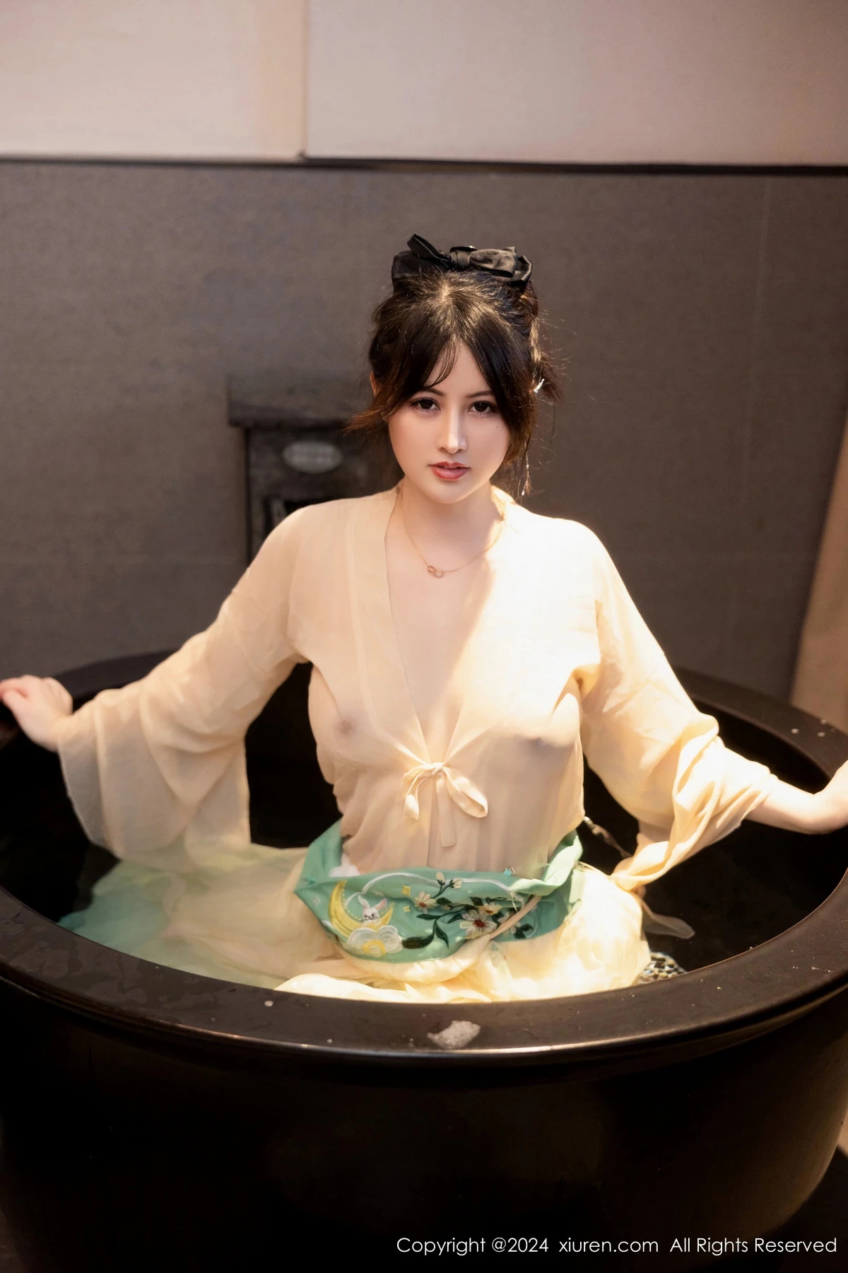 [[XiuRen秀人网]秀人网]No.8128_模特诗诗kiki浴室场景性感古装情趣服饰秀丰腴有致身材诱惑写真82P