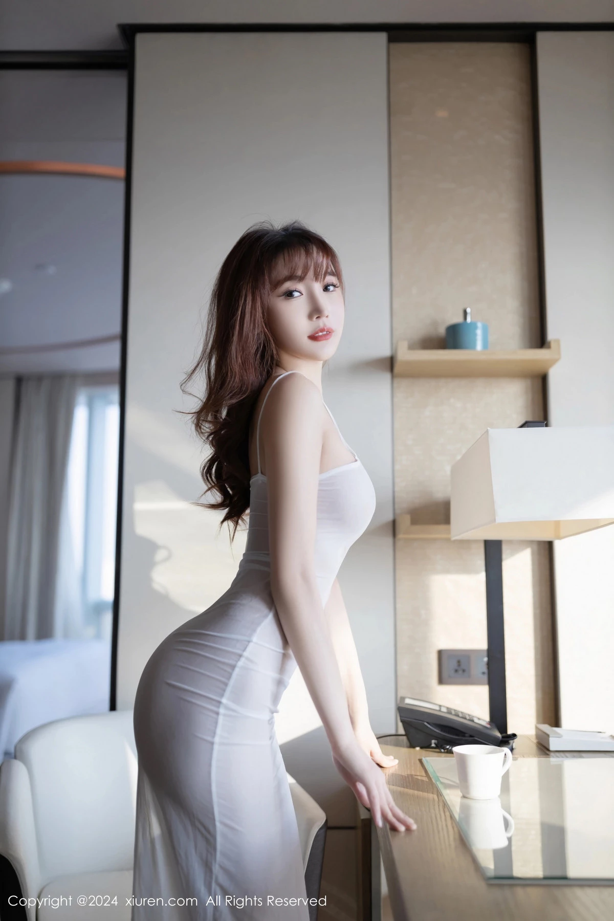 [[XiuRen秀人网]秀人网]No.8131_模特陆萱萱性感白色轻透吊带长裙真空秀惹火身材极致诱惑写真80P