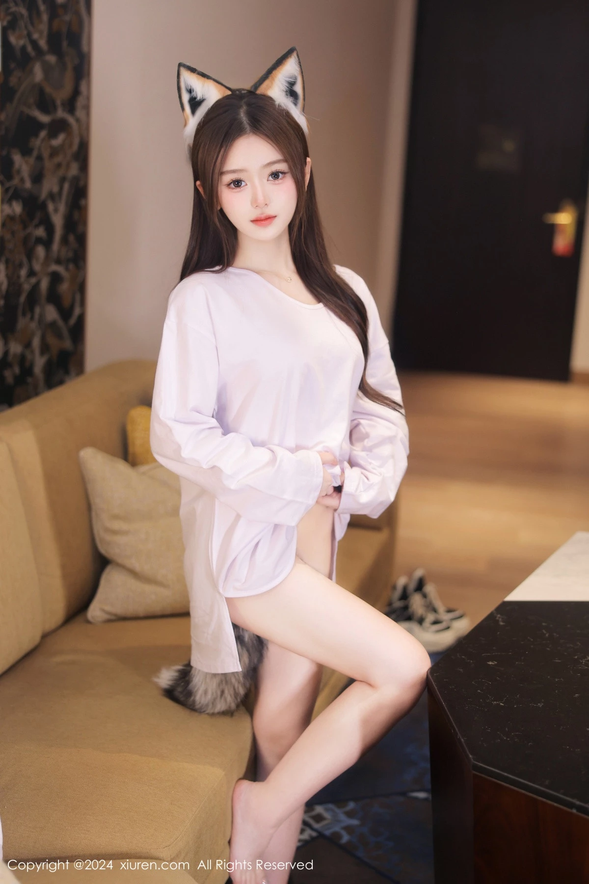 [[XiuRen秀人网]秀人网]No.8245_新人模特媃柔性感狐狸装扮白色上衣半脱秀惹火身材撩人诱惑写真87P