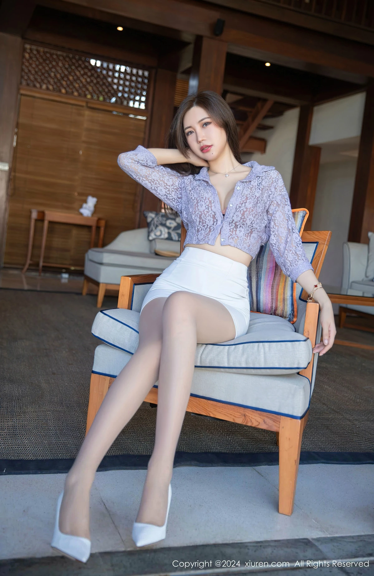 [[XiuRen秀人网]秀人网]No.8299_女神绮里嘉ula约会场景性感黑色内衣配原色丝袜秀曼妙身姿诱惑写真70P