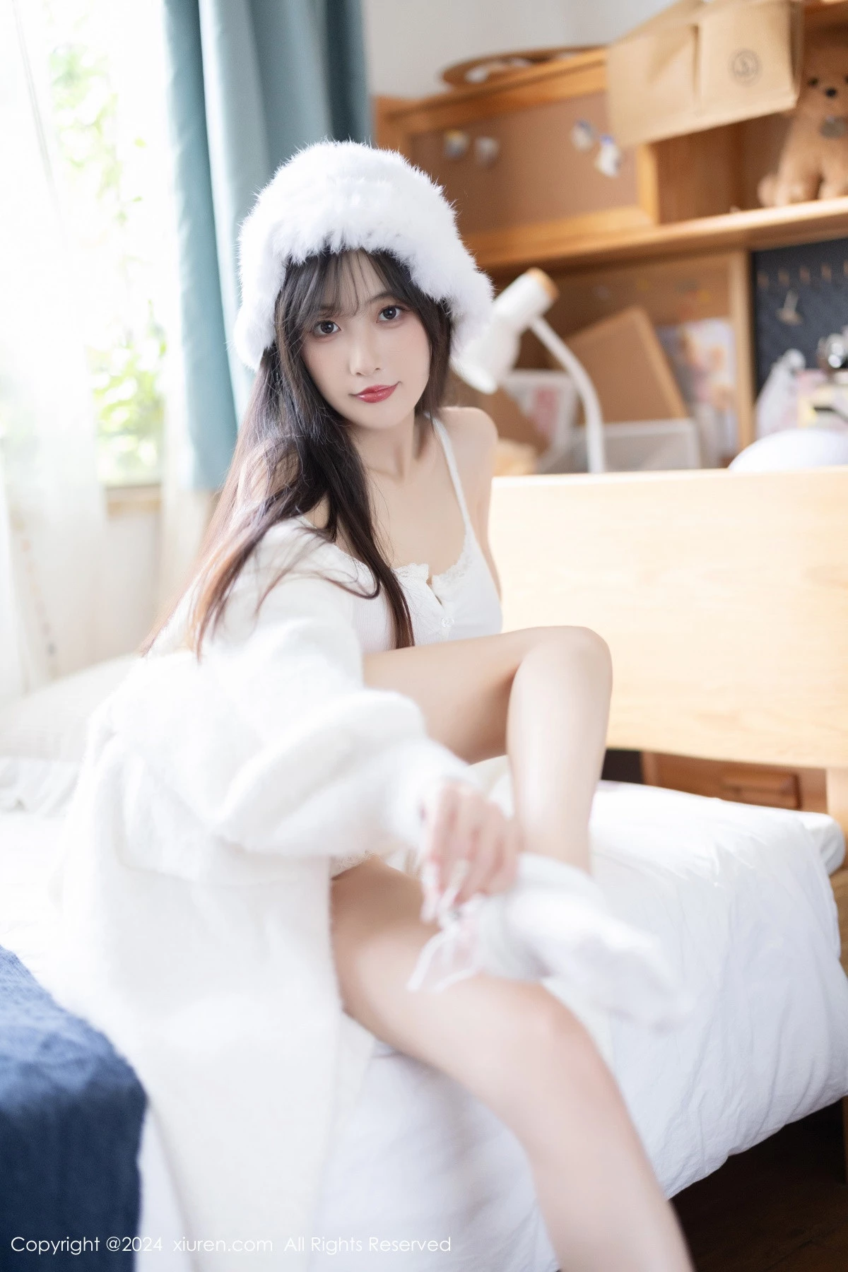 [[XiuRen秀人网]秀人网]No.8307_模特林星阑性感白色连衣长裙露白色吊带内衣秀曼妙身姿诱惑写真82P