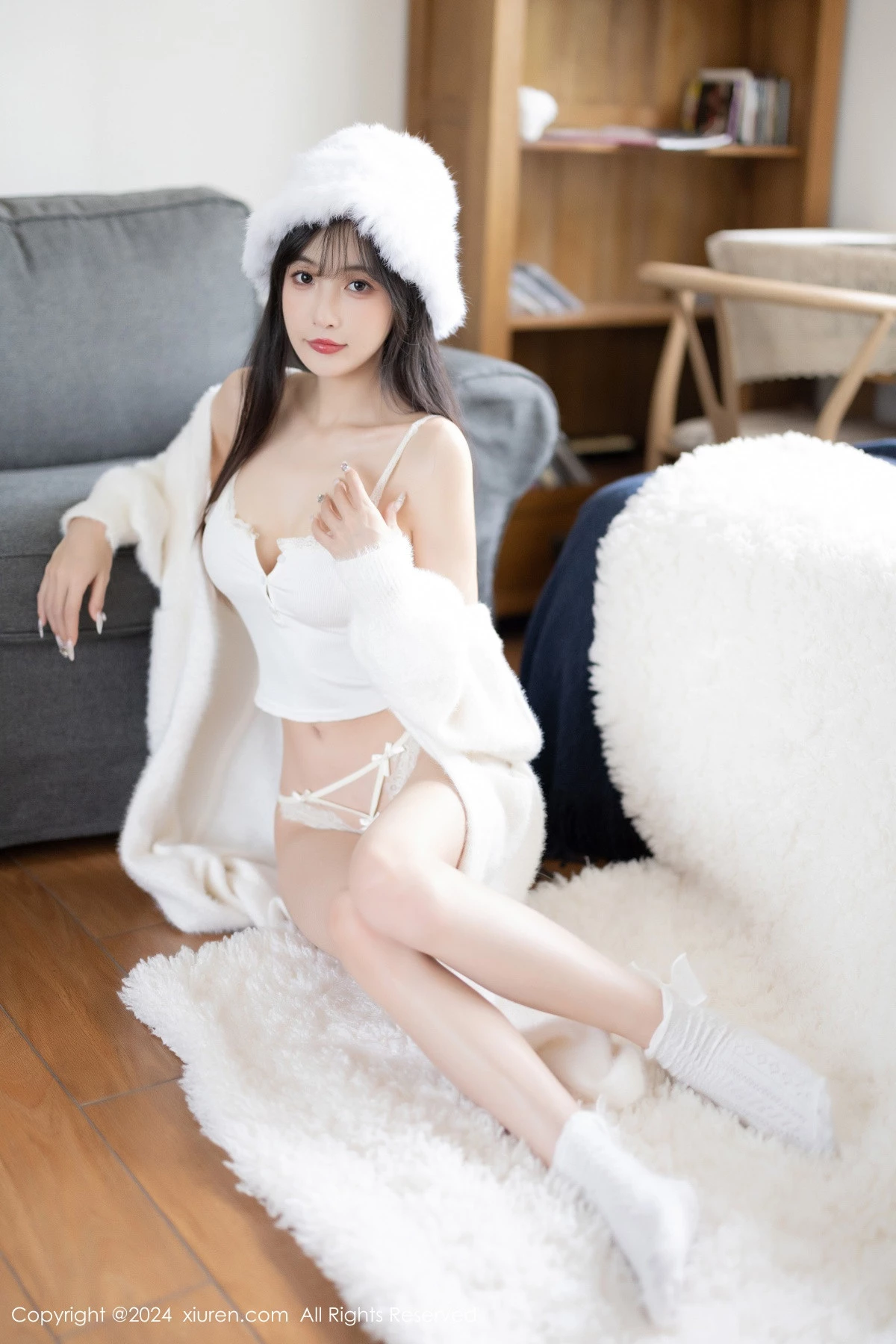 [[XiuRen秀人网]秀人网]No.8307_模特林星阑性感白色连衣长裙露白色吊带内衣秀曼妙身姿诱惑写真82P