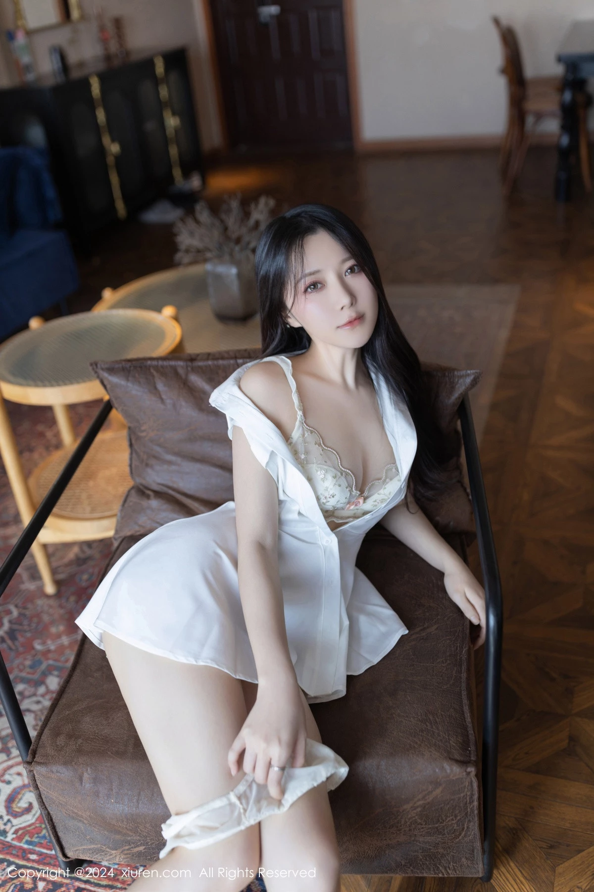 [[XiuRen秀人网]秀人网]No.8315_模特鱼子酱Fish性感白色连衣短裙露白色内衣秀曼妙身姿迷人写真80P