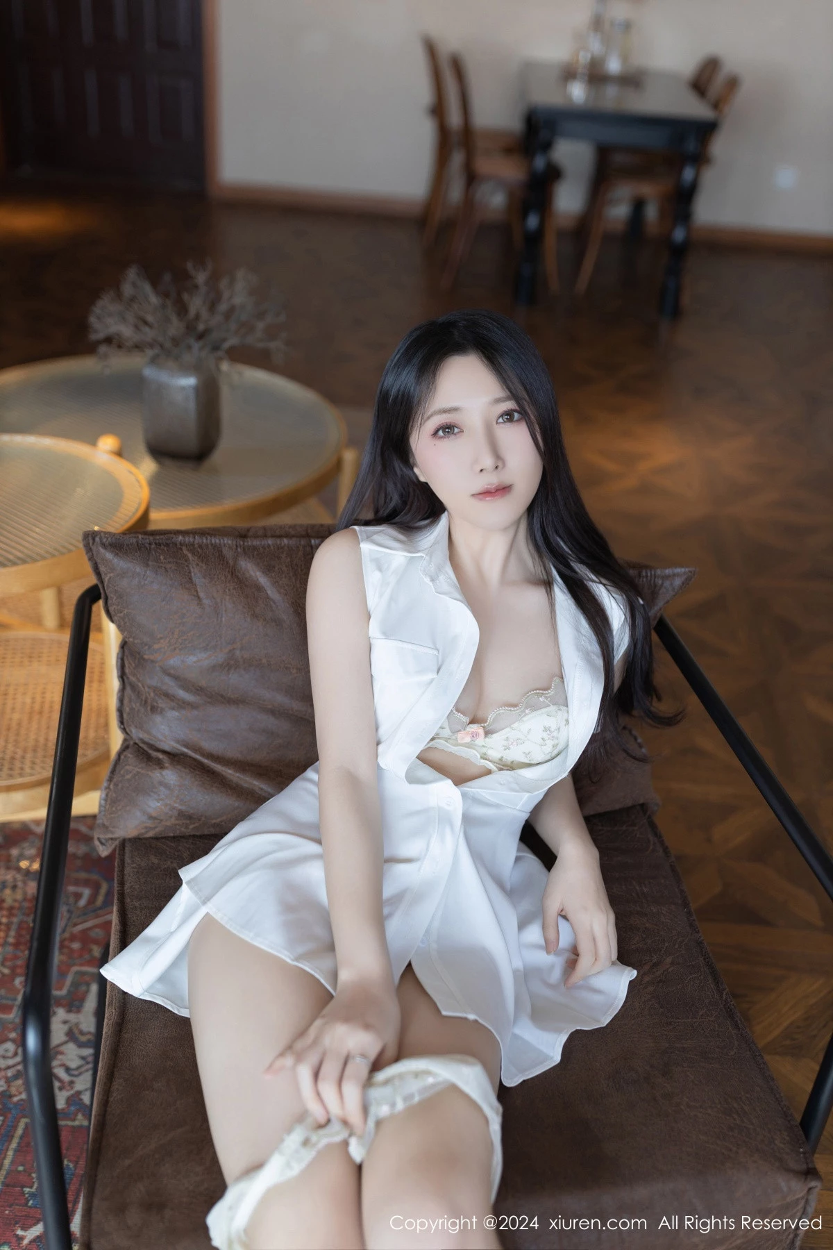 [[XiuRen秀人网]秀人网]No.8315_模特鱼子酱Fish性感白色连衣短裙露白色内衣秀曼妙身姿迷人写真80P
