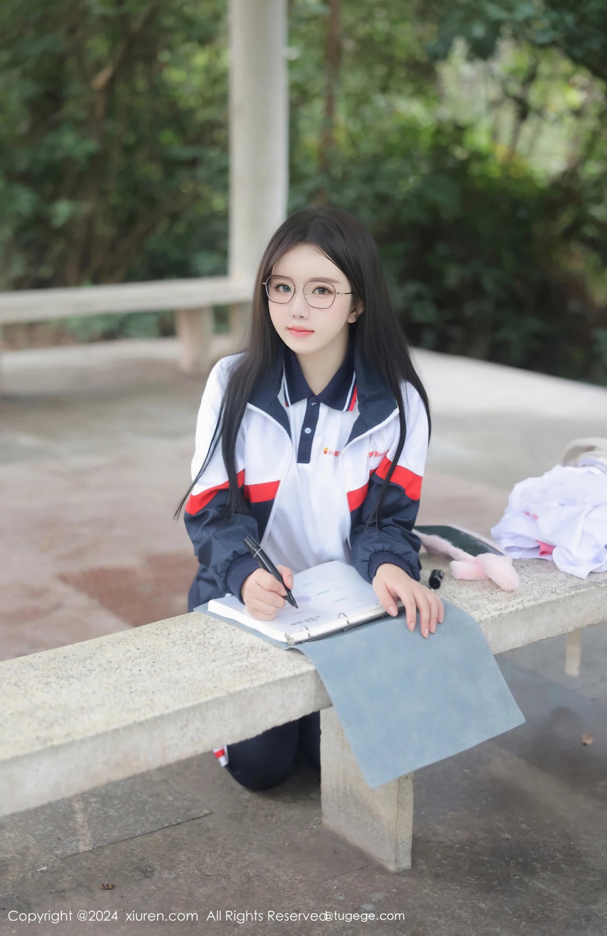 [[XiuRen秀人网]秀人网]No.8335_模特小薯条nienie户外性感学生运动装露超薄肉丝撩人诱惑写真88P