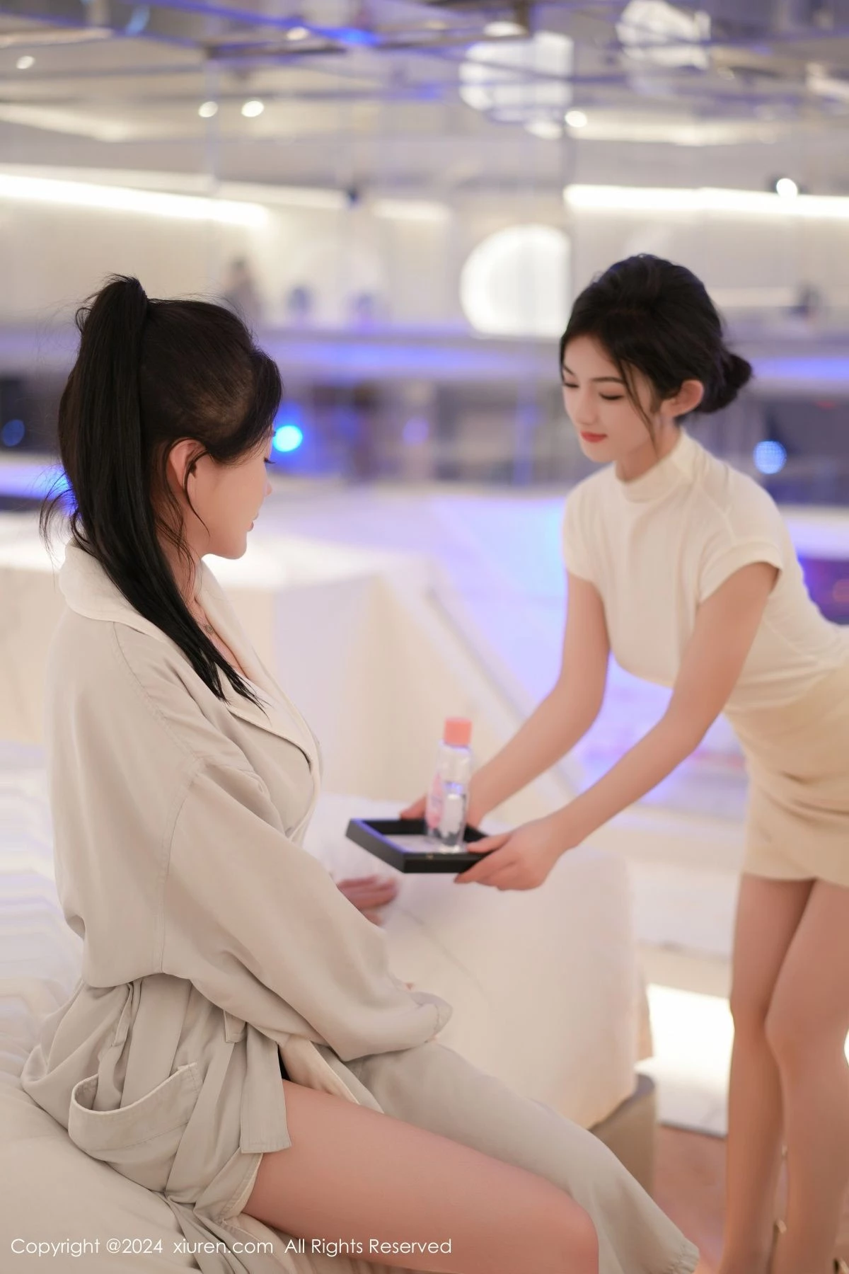 [[XiuRen秀人网]秀人网]No.8350_模特合集女神林幼一＆谭小灵剧情演绎性感白色浴袍迷人诱惑写真113P