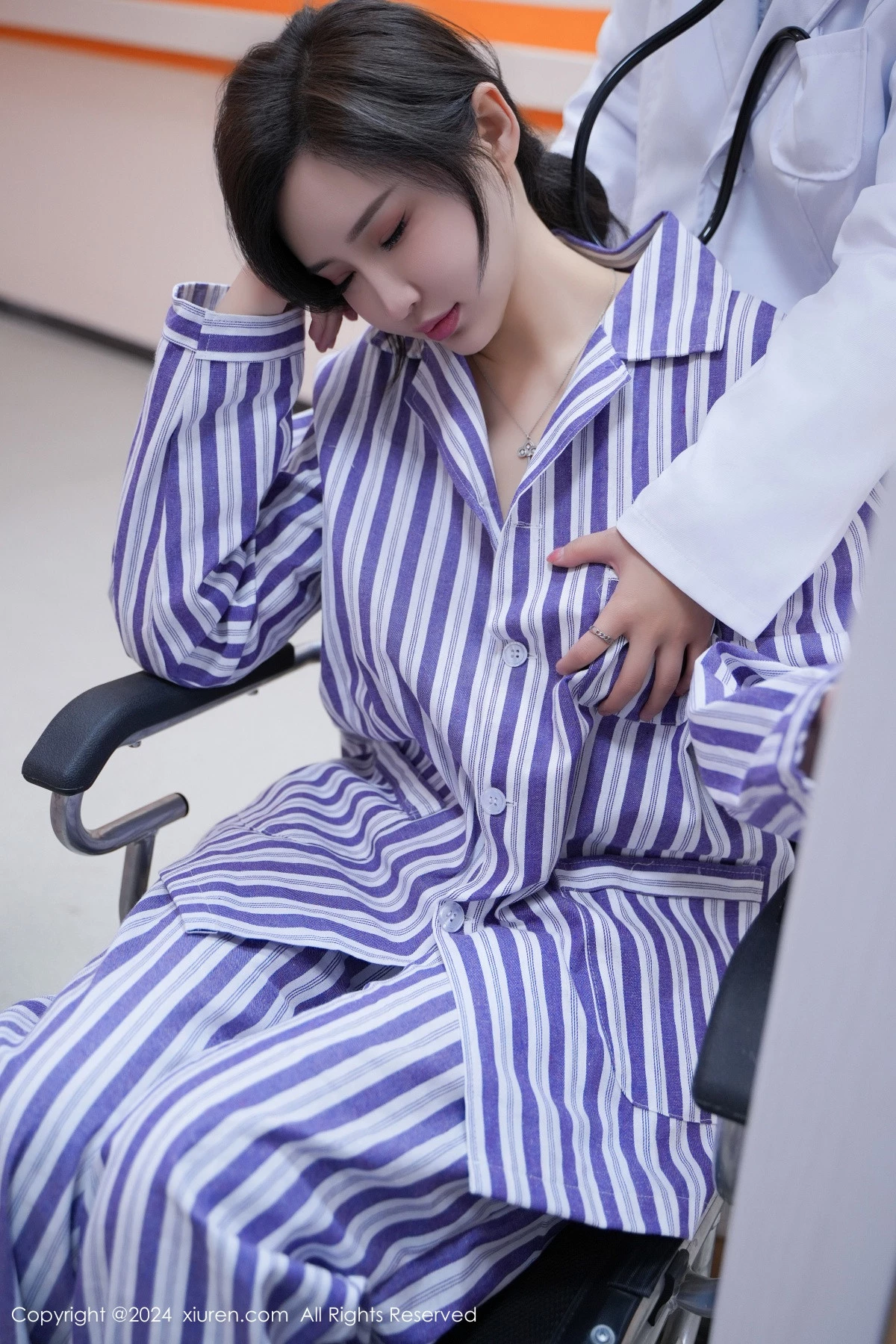 [[XiuRen秀人网]秀人网]No.8346_女神Carol周妍希X角色扮演患者服配开档肉丝秀丰满身材诱惑写真72P