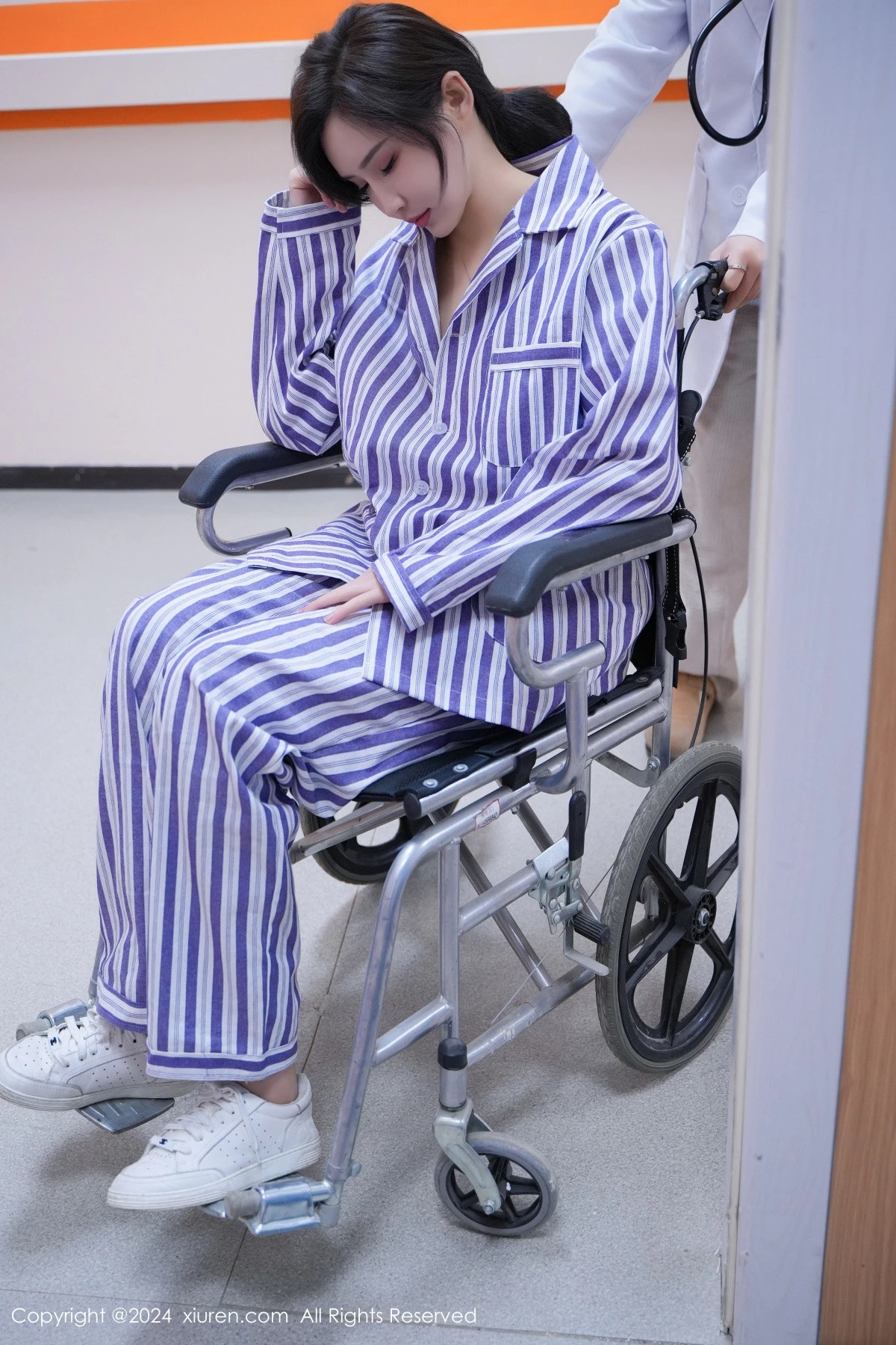 [[XiuRen秀人网]秀人网]No.8346_女神Carol周妍希X角色扮演患者服配开档肉丝秀丰满身材诱惑写真72P