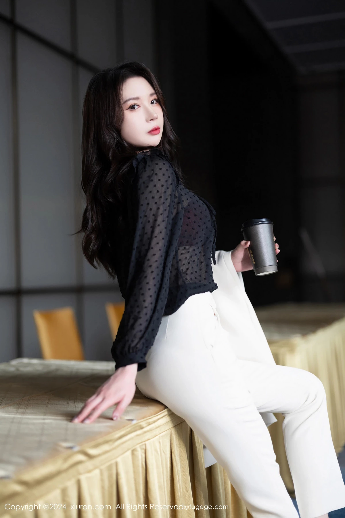 [[XiuRen秀人网]秀人网]No.8354_模特梦心玥性感白色套装露黑色轻透内衣配超薄肉丝迷人诱惑写真90P