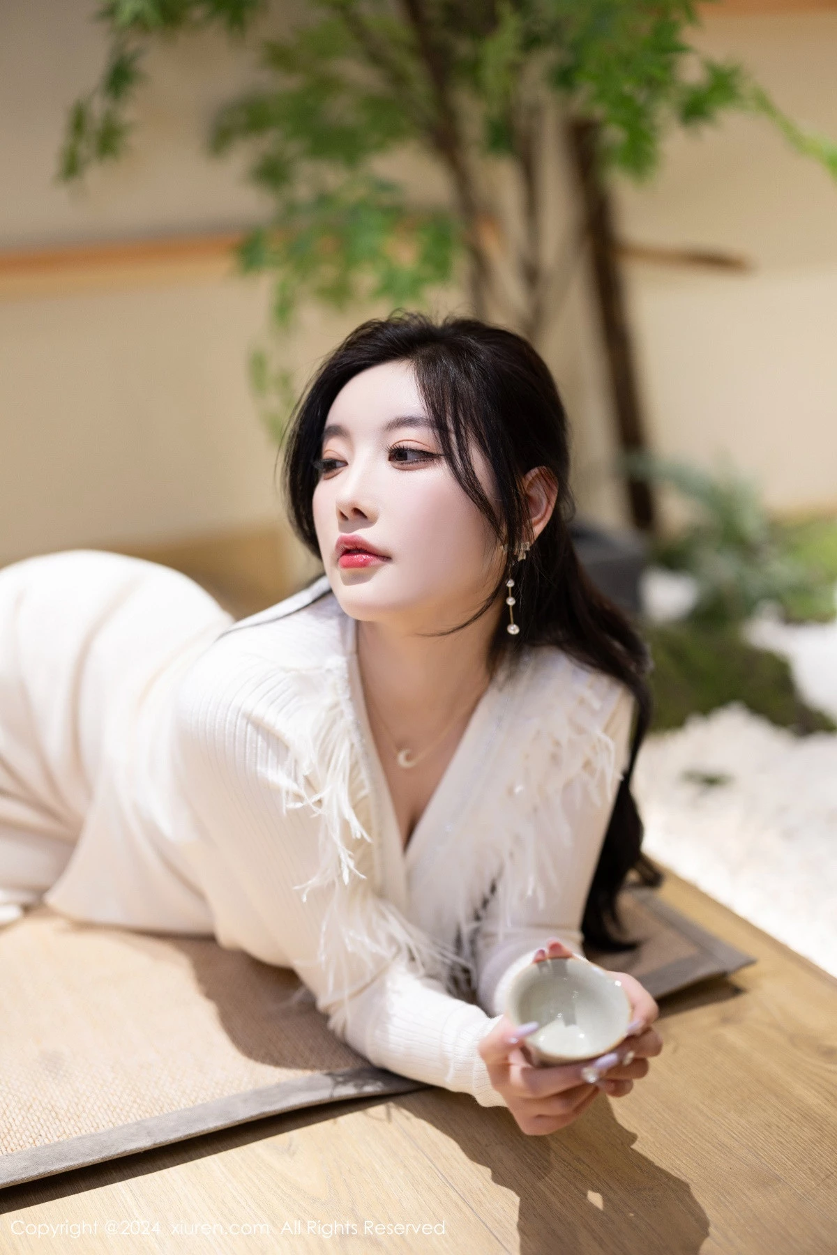 [[XiuRen秀人网]秀人网]No.8363_女神杨晨晨Yome白色连衣长裙+白色情趣薄纱秀丰腴身材诱惑写真82P