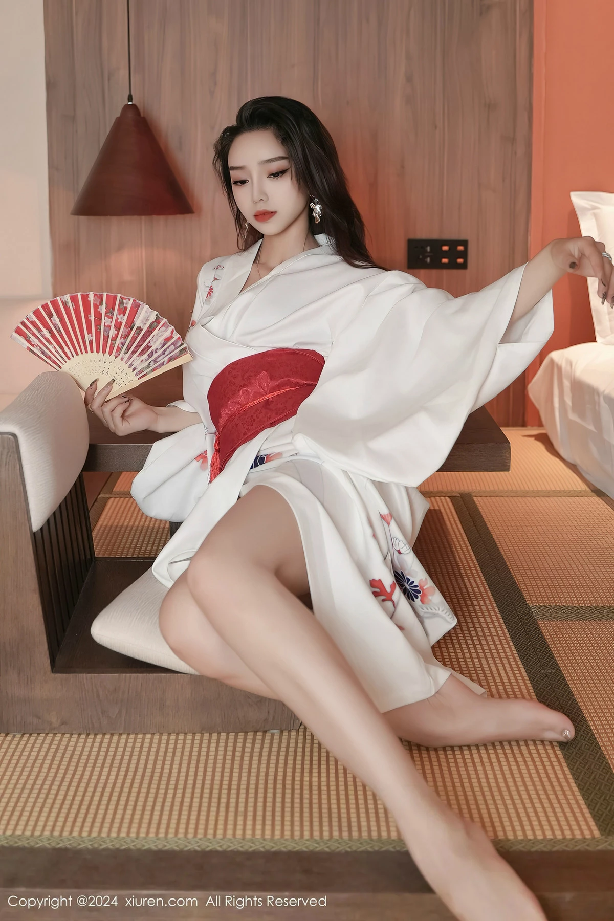 [[XiuRen秀人网]秀人网]No.8367_模特苏曼兮宾馆场景性感白色日系和服半撩秀翘臀美腿诱惑写真85P