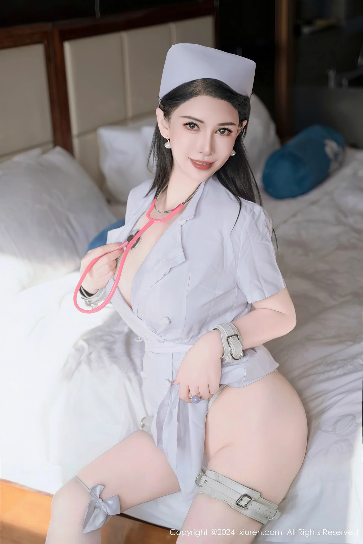 [[XiuRen秀人网]秀人网]No.8364_模特悦悦姐性感白色护士服露白色皮质内衣秀丰满身材诱惑写真64P