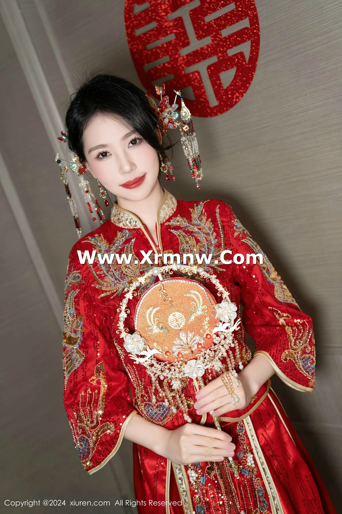 [[XiuRen秀人网]秀人网]No.8376_模特利世性感红色新娘妆露红色内衣配超薄闪亮肉丝完美诱惑写真95P
