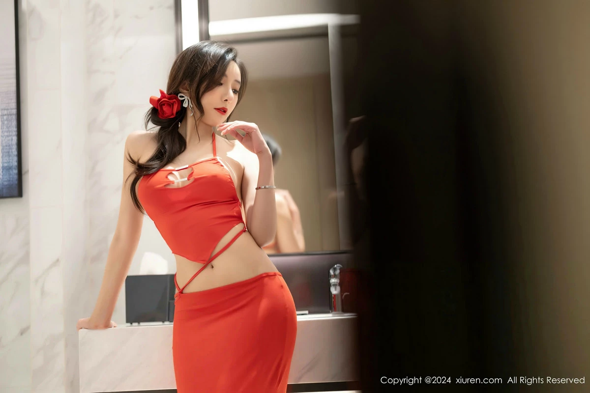 [[XiuRen秀人网]秀人网]No.8378_女神王馨瑶yanni红色连衣裙+杏色轻透连衣裙秀完美身材诱惑写真80P