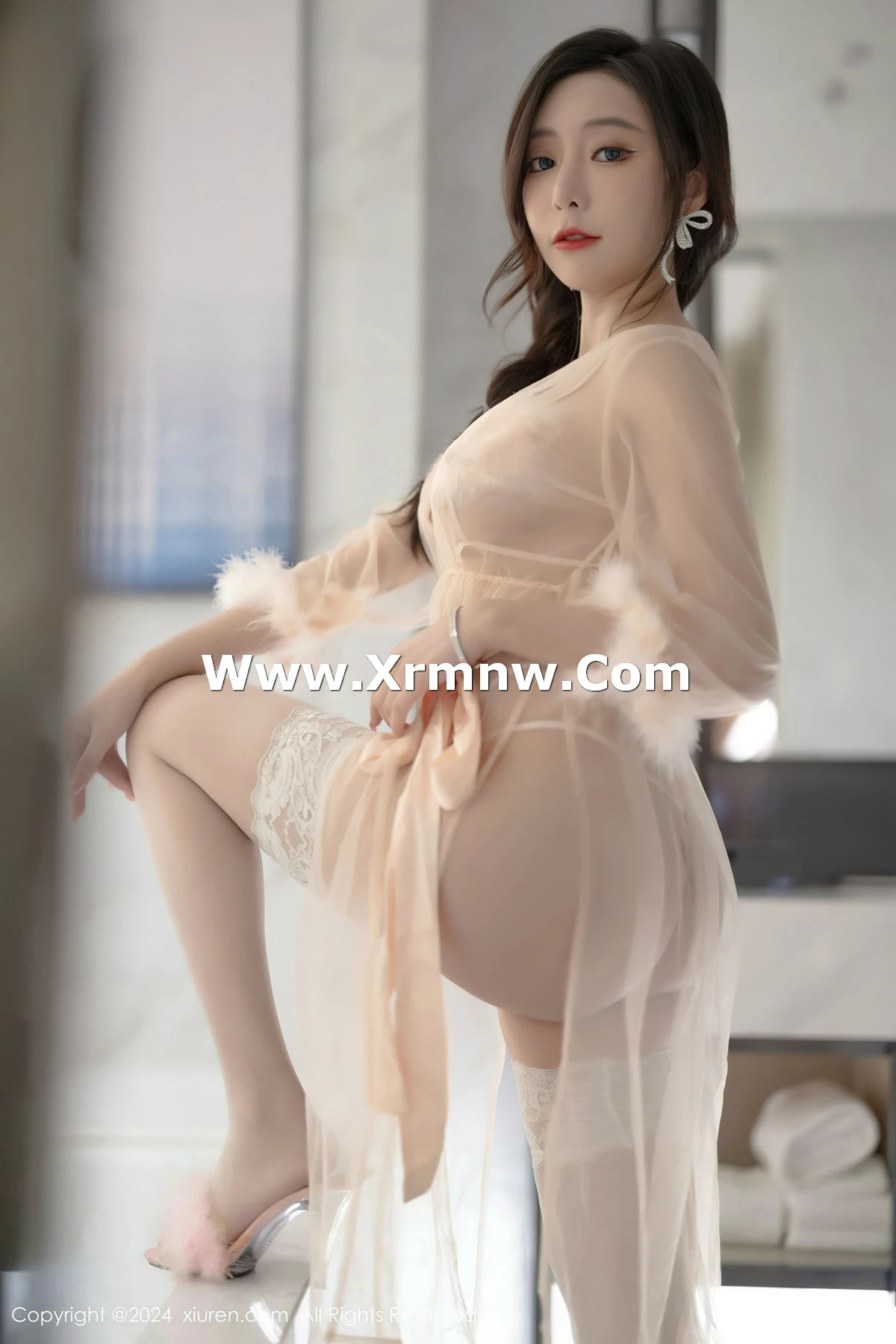 [[XiuRen秀人网]秀人网]No.8378_女神王馨瑶yanni红色连衣裙+杏色轻透连衣裙秀完美身材诱惑写真80P