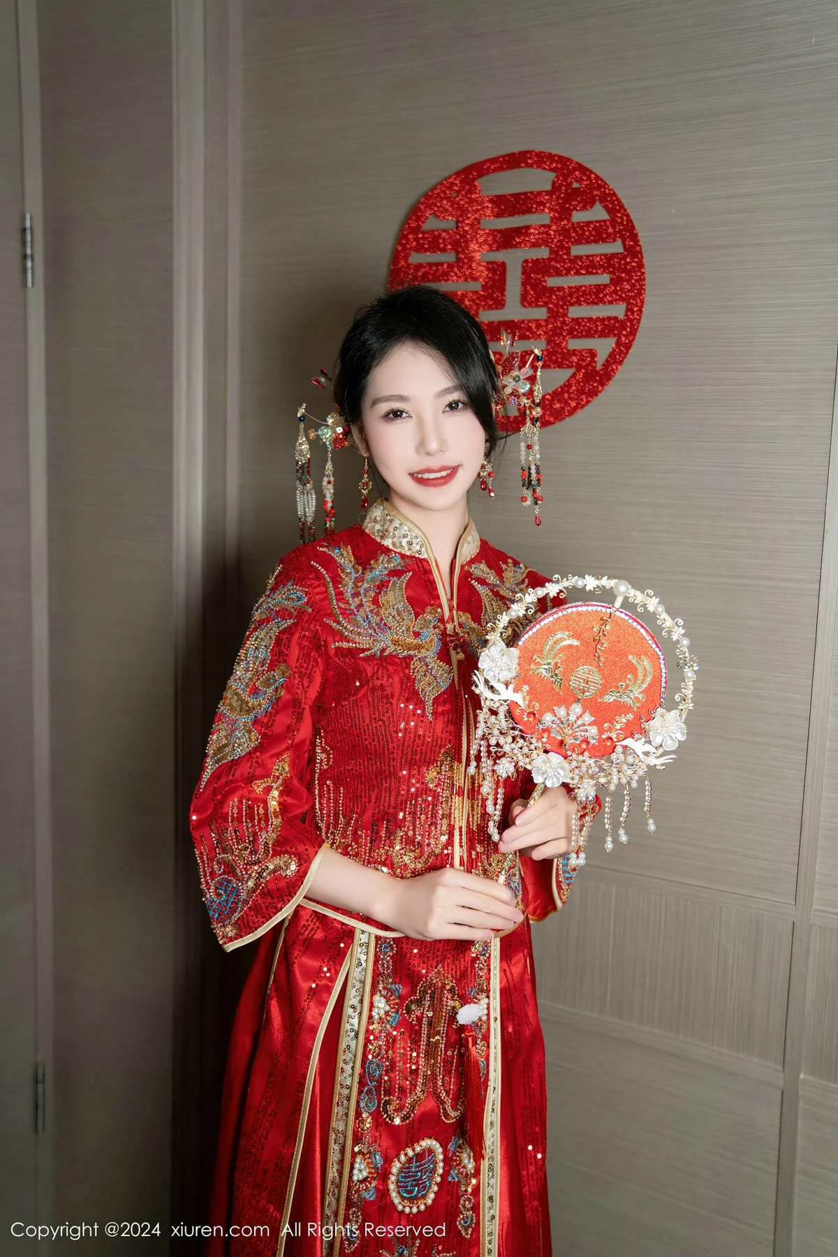 [[XiuRen秀人网]秀人网]No.8376_模特利世性感红色新娘妆露红色内衣配超薄闪亮肉丝完美诱惑写真95P