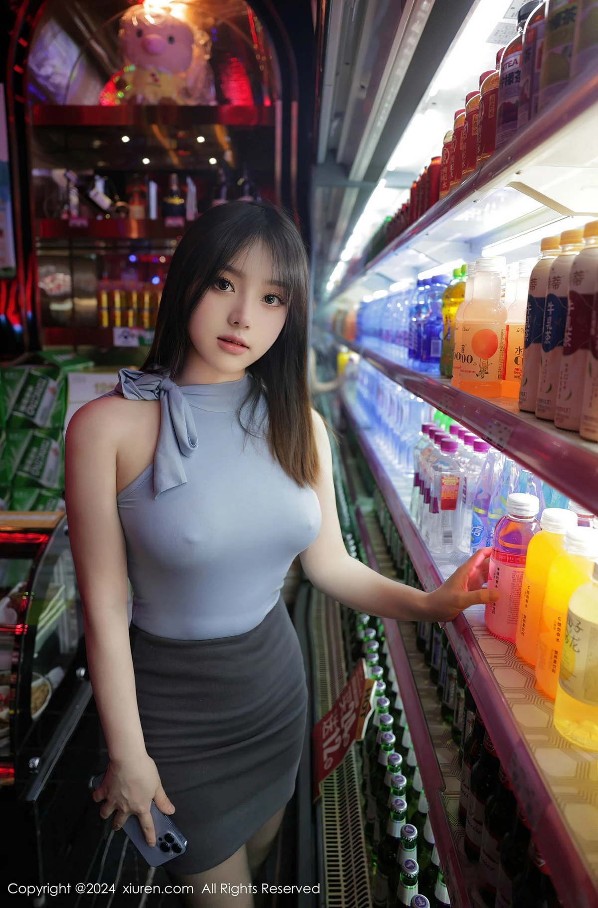 [[XiuRen秀人网]秀人网]No.8402_模特豆瓣酱KTV场景红色情趣薄纱露性感内衣秀惹火身材诱惑写真73P