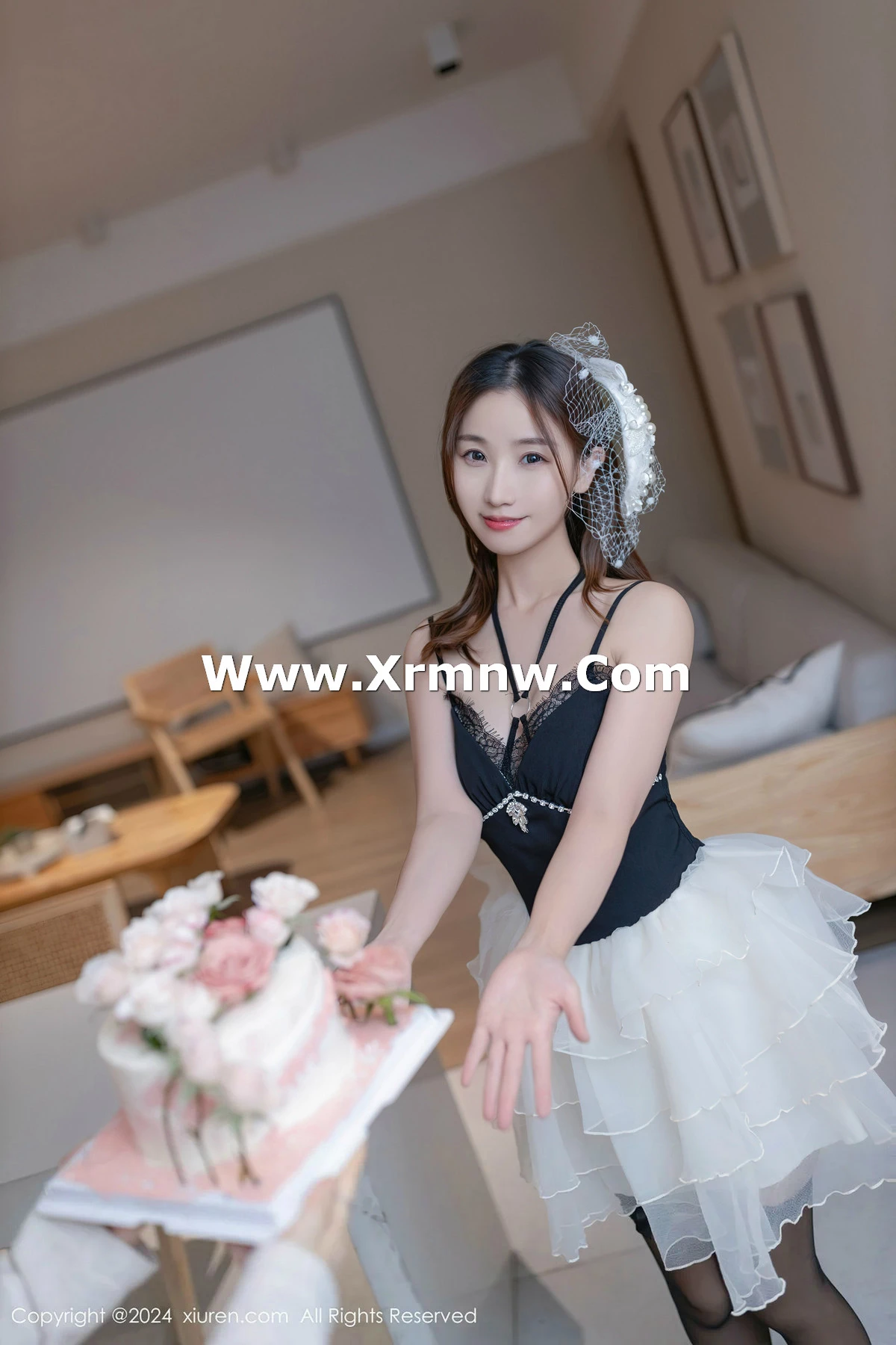 [[XiuRen秀人网]秀人网]No.8398_模特杏子Yada生日场景性感黑色情趣内衣秀曼妙身姿撩人诱惑写真80P