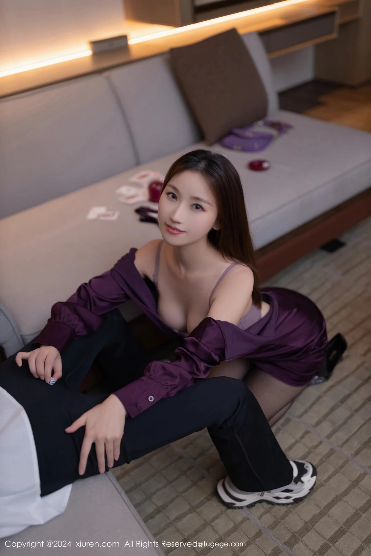 [[XiuRen秀人网]秀人网]No.8264_模特杏子Yada性感紫色服饰露紫灰蕾丝内衣秀曼妙身姿诱惑写真87P