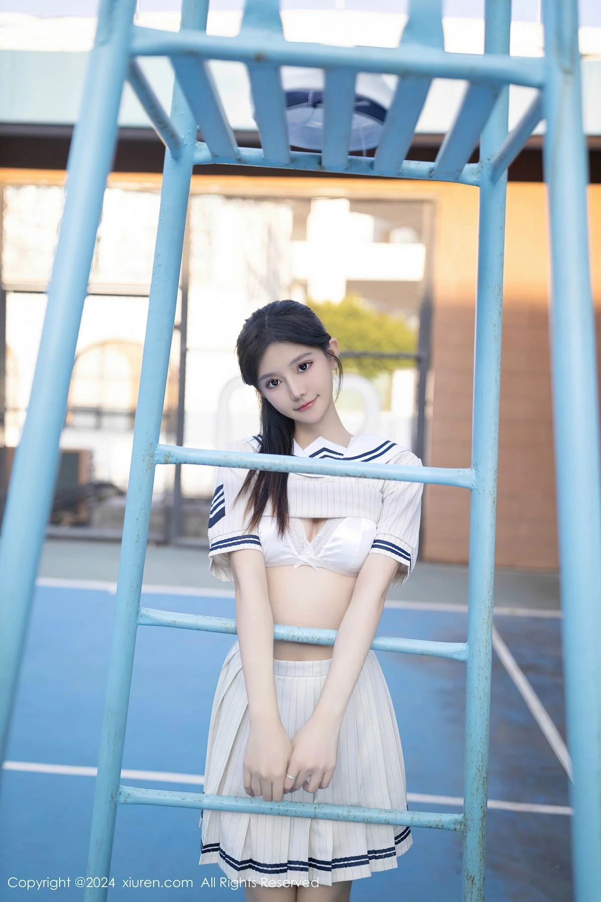 [[XiuRen秀人网]秀人网]No.8280_模特幼幼性感白色学生短裙制服露白色内衣秀完美身材诱惑写真80P