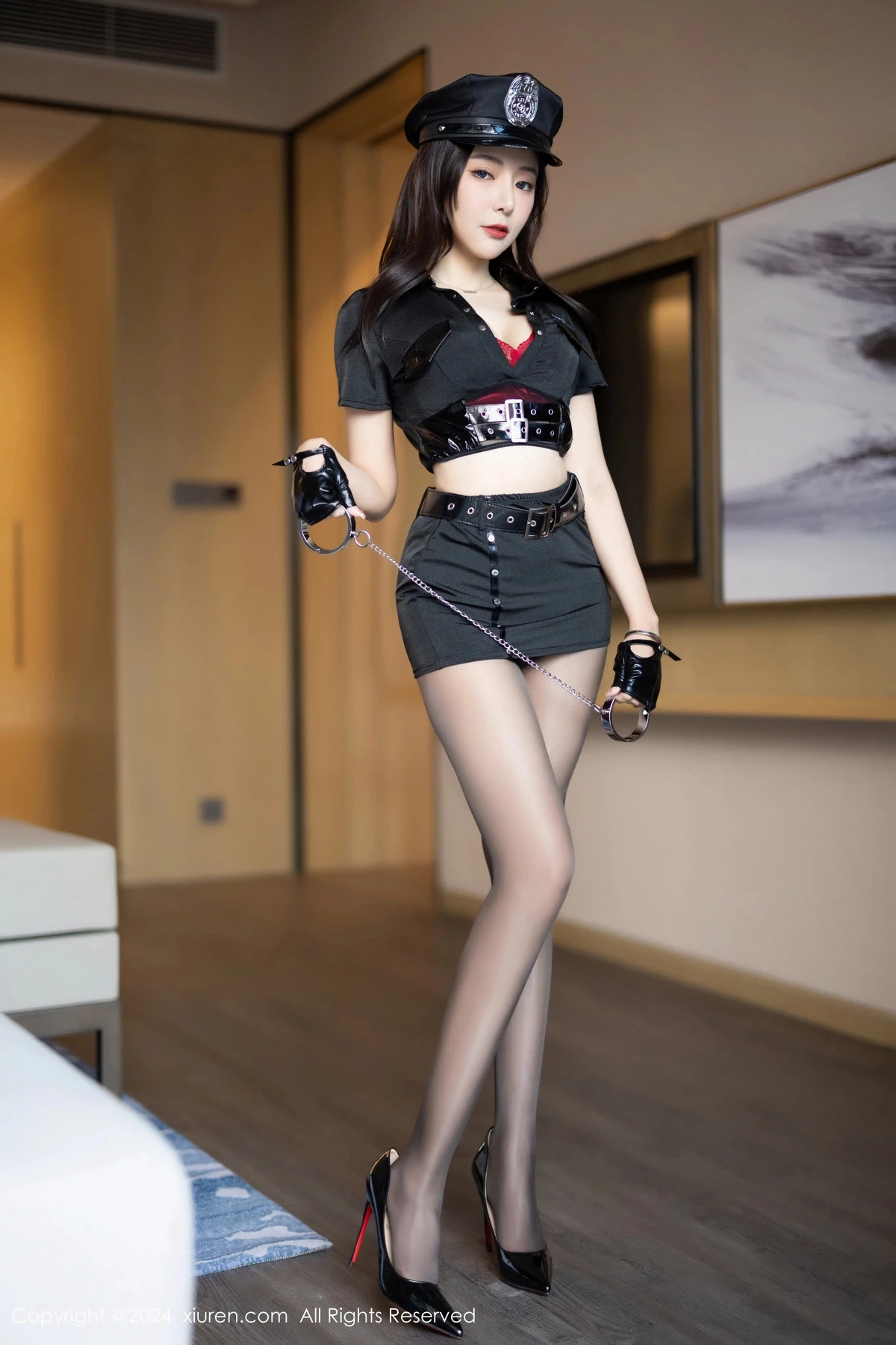 [[XiuRen秀人网]秀人网]No.8286_女神王馨瑶yanni性感黑色警官制服露红色蕾丝内衣完美诱惑写真81P