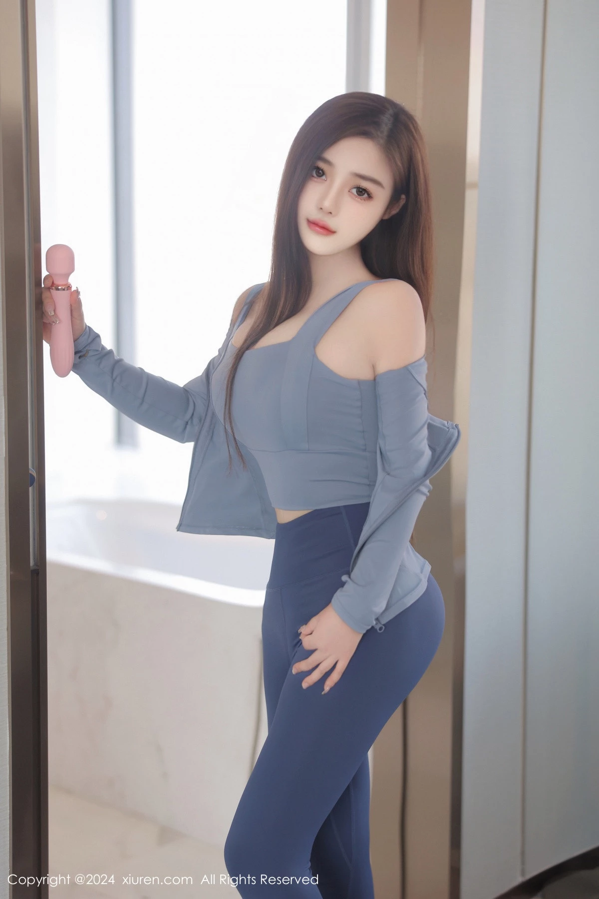 [[XiuRen秀人网]秀人网]No.8461_模特王雅姗是我性感浅蓝色瑜伽服饰紧身秀完美身材迷人诱惑写真80P