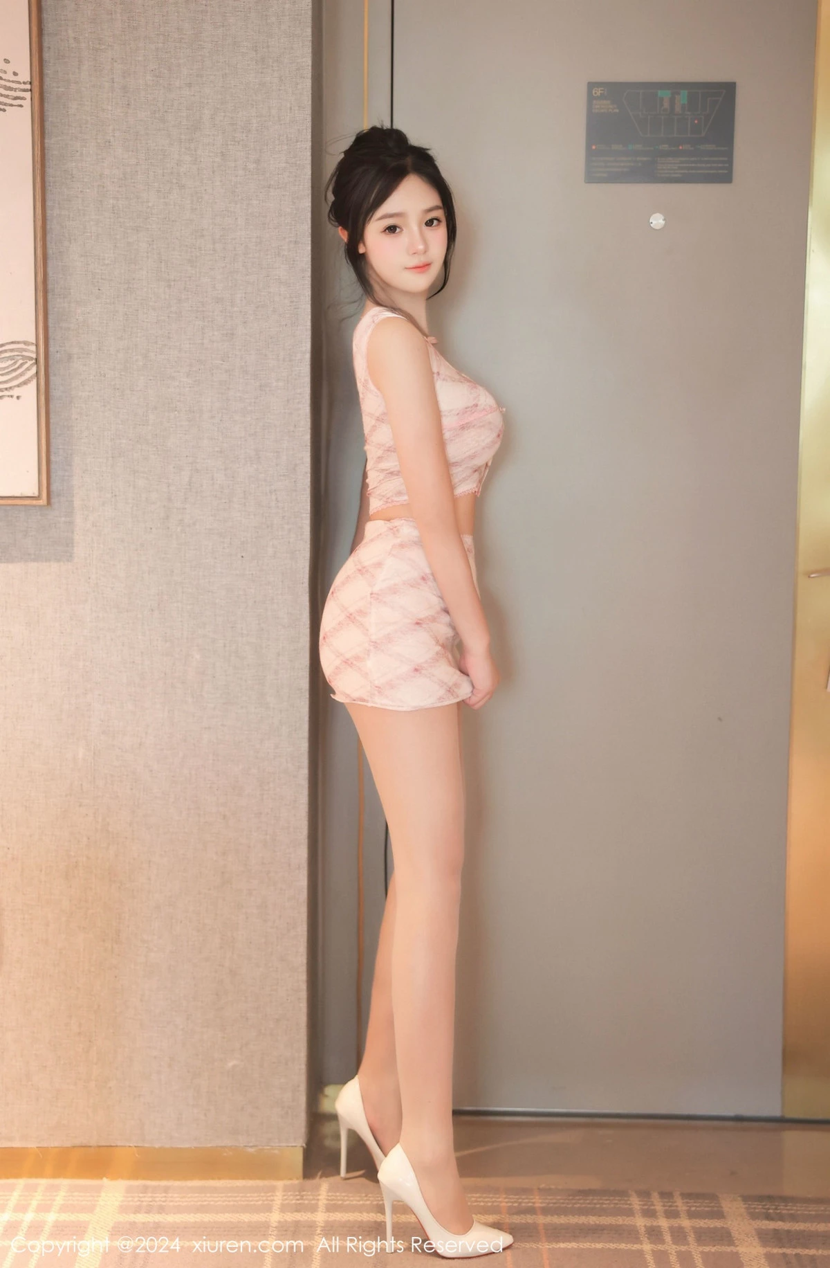 [[XiuRen秀人网]秀人网]No.8419_模特金小依性感淡粉丝服饰+白色情趣内衣秀惹火身材完美诱惑写真80P