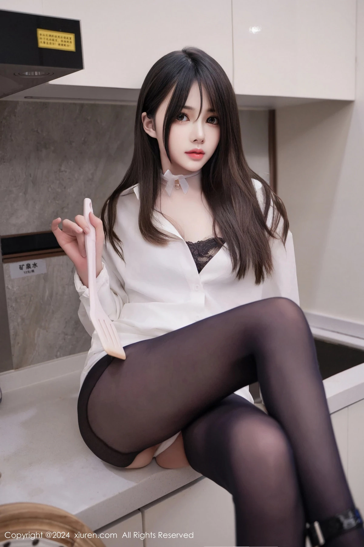 [[XiuRen秀人网]秀人网]No.8429_模特林月月性感白色衬衫露蕾丝内衣配开档黑丝秀美腿诱惑写真65P
